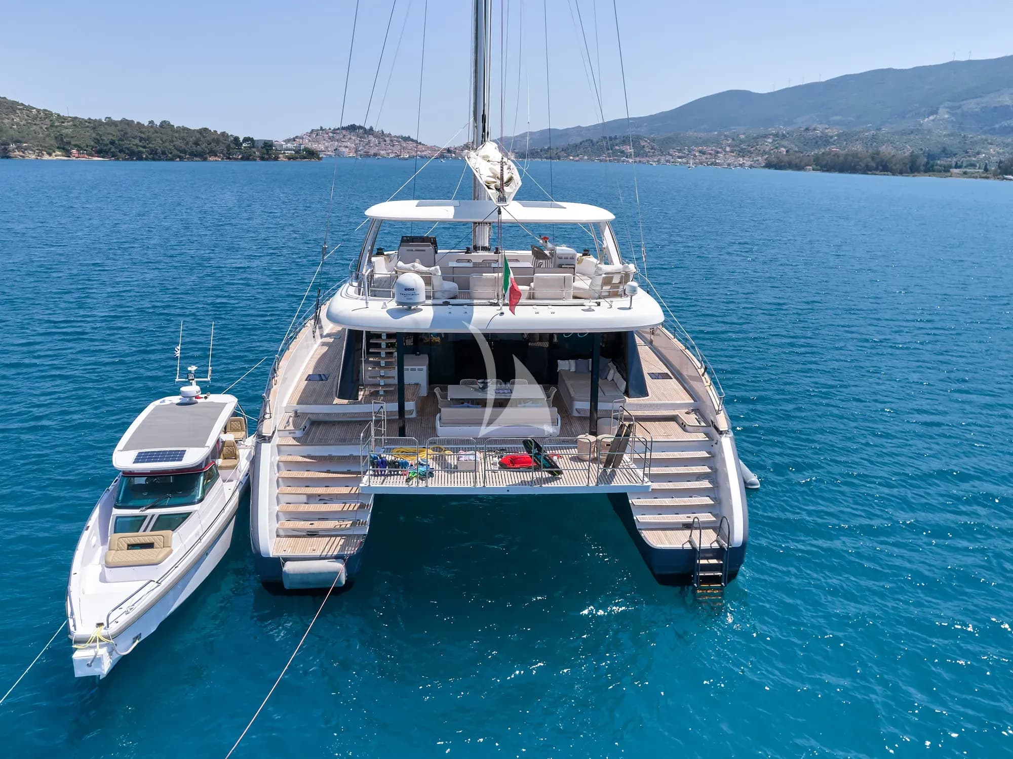GENNY – Exterior