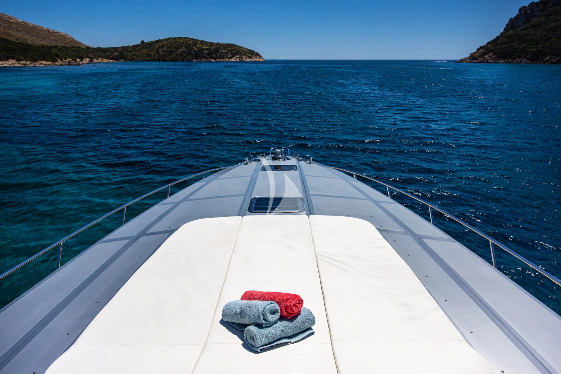 TAYYARAH – Exterior