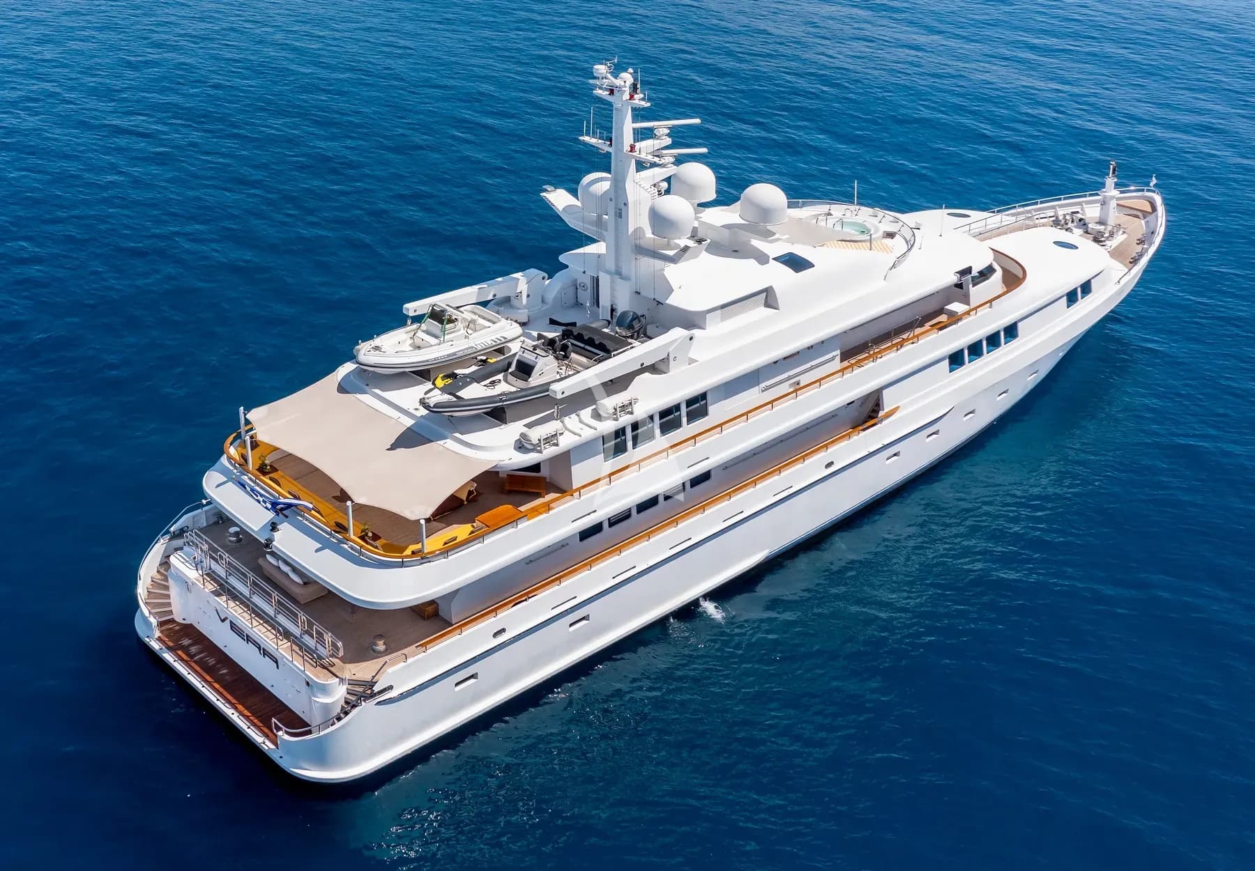VERA – Exterior