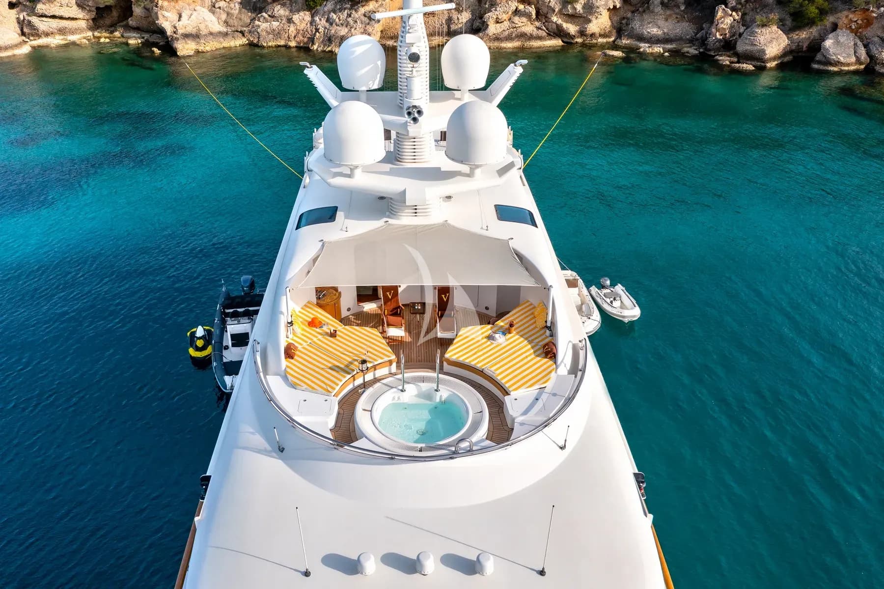 VERA – Exterior