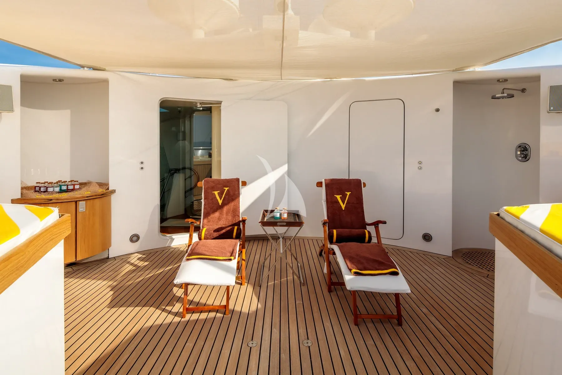VERA – Exterior