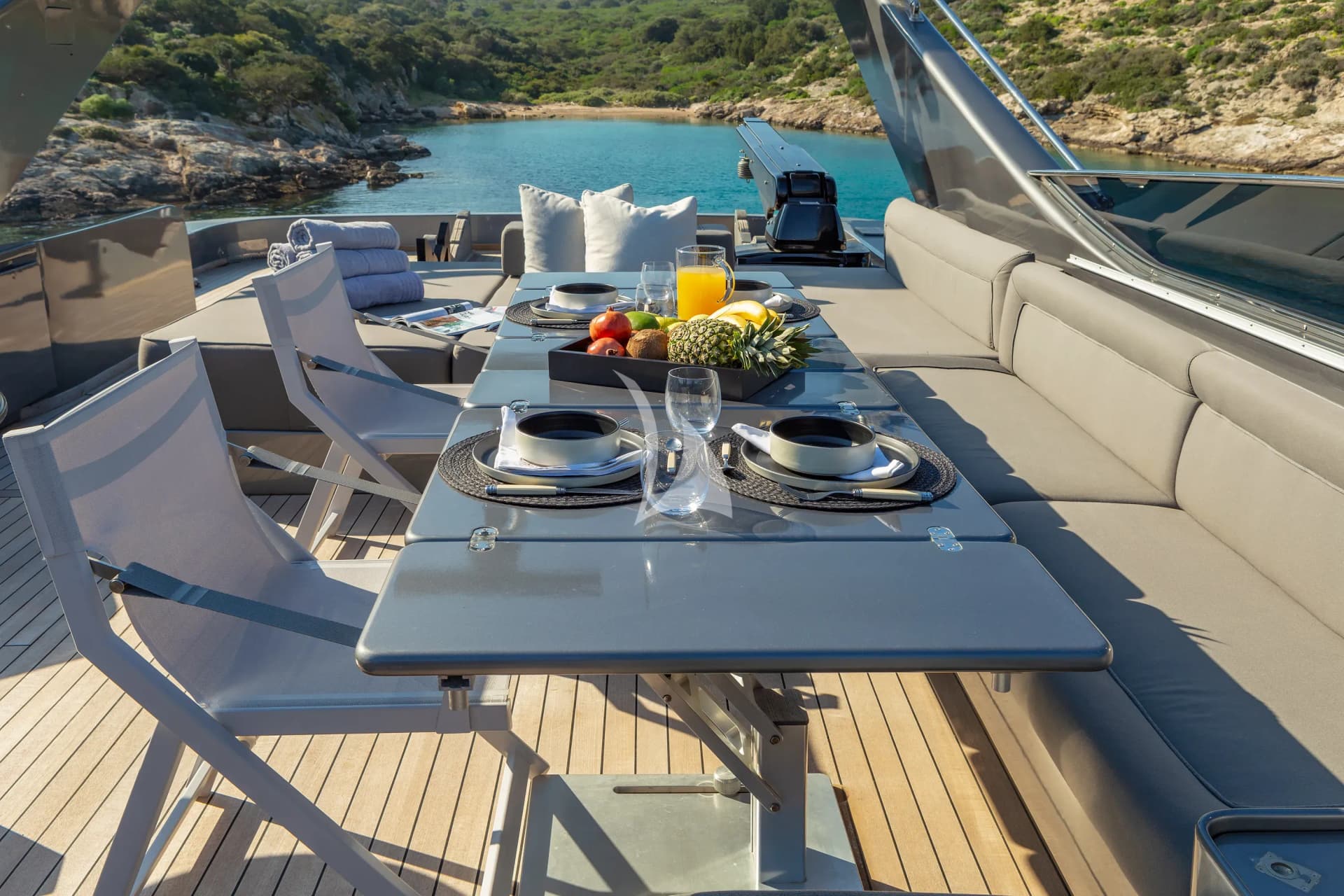 SUMMER FUN – Exterior