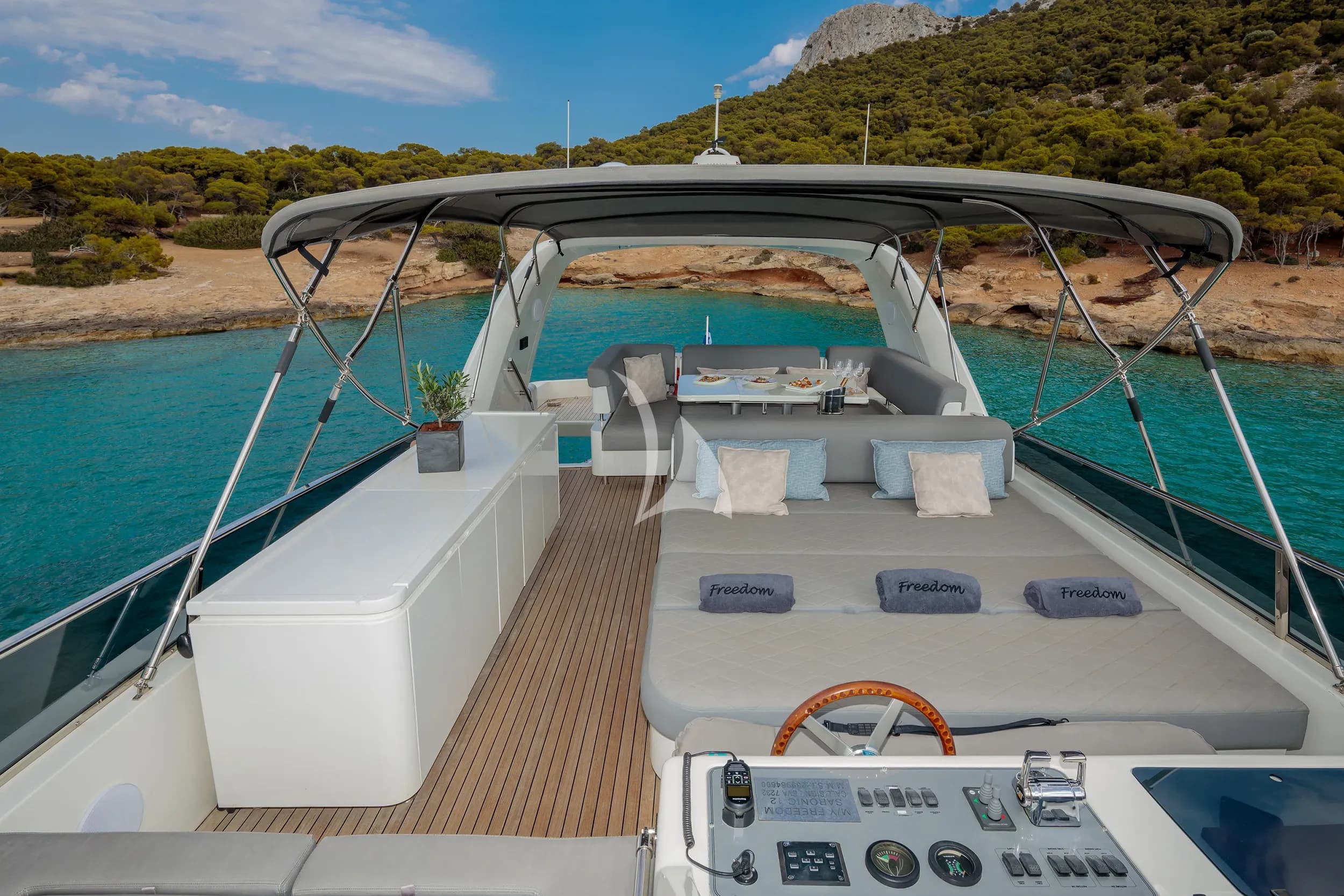 FREEDOM – Exterior