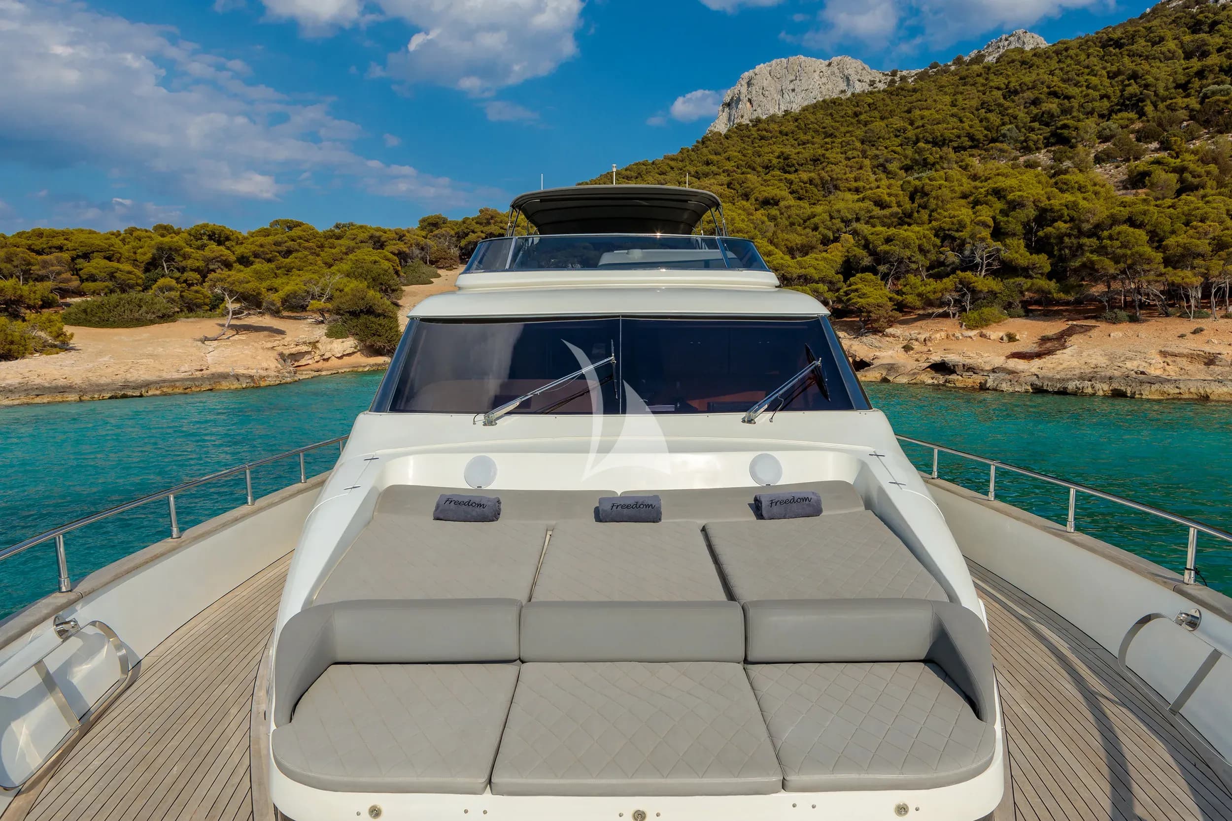 FREEDOM – Exterior