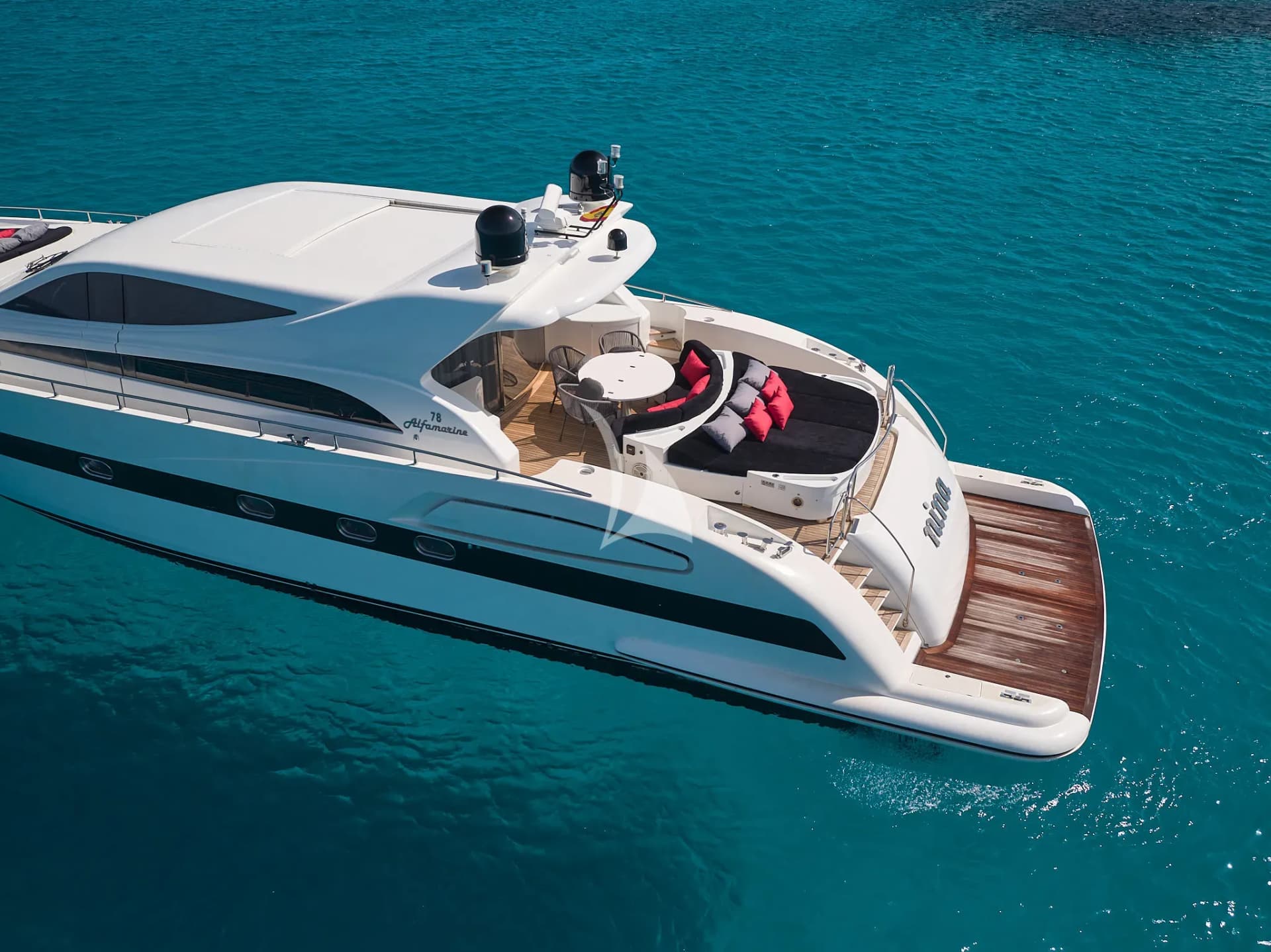 NINA – Exterior