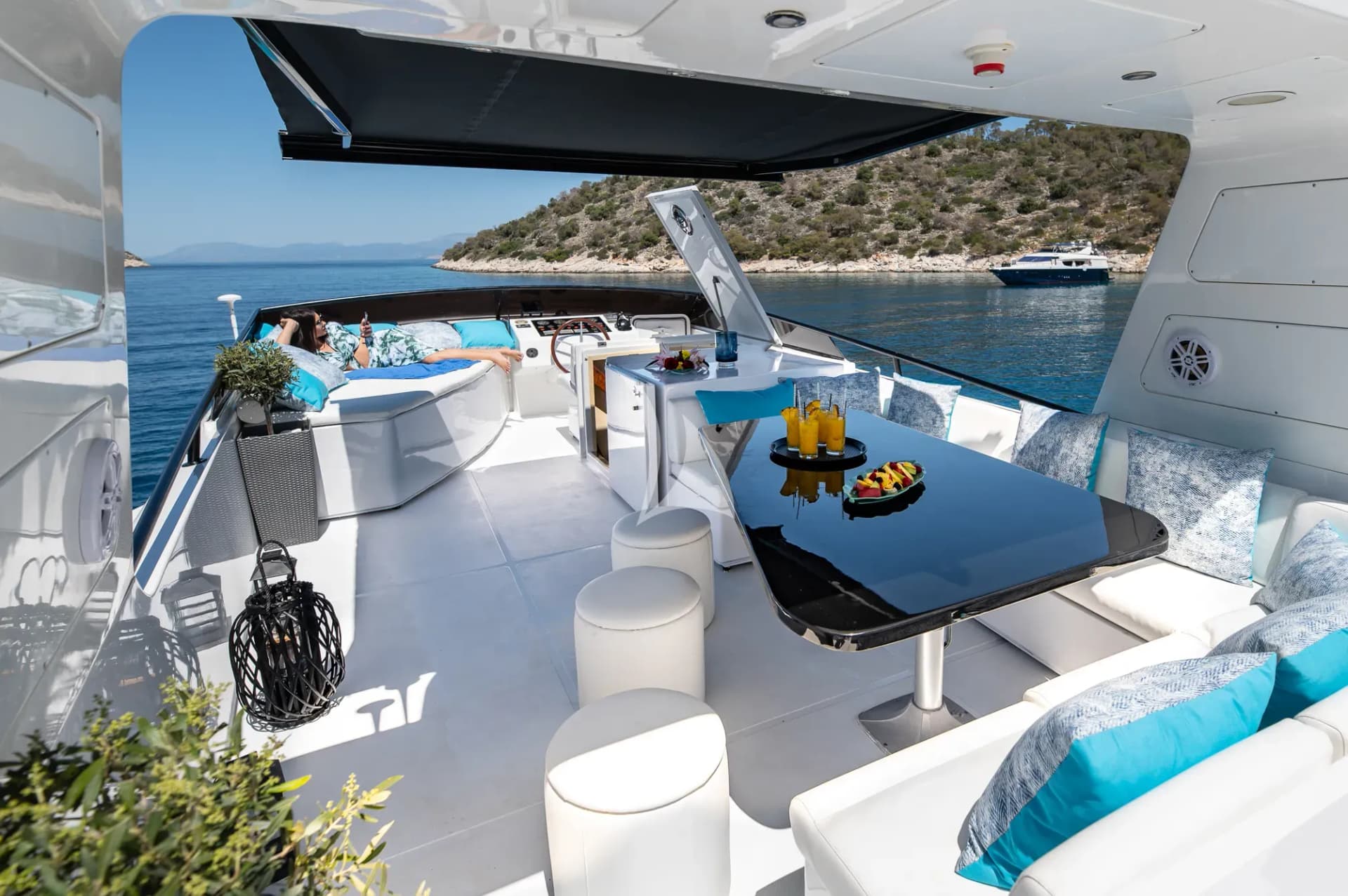 WISH – Exterior