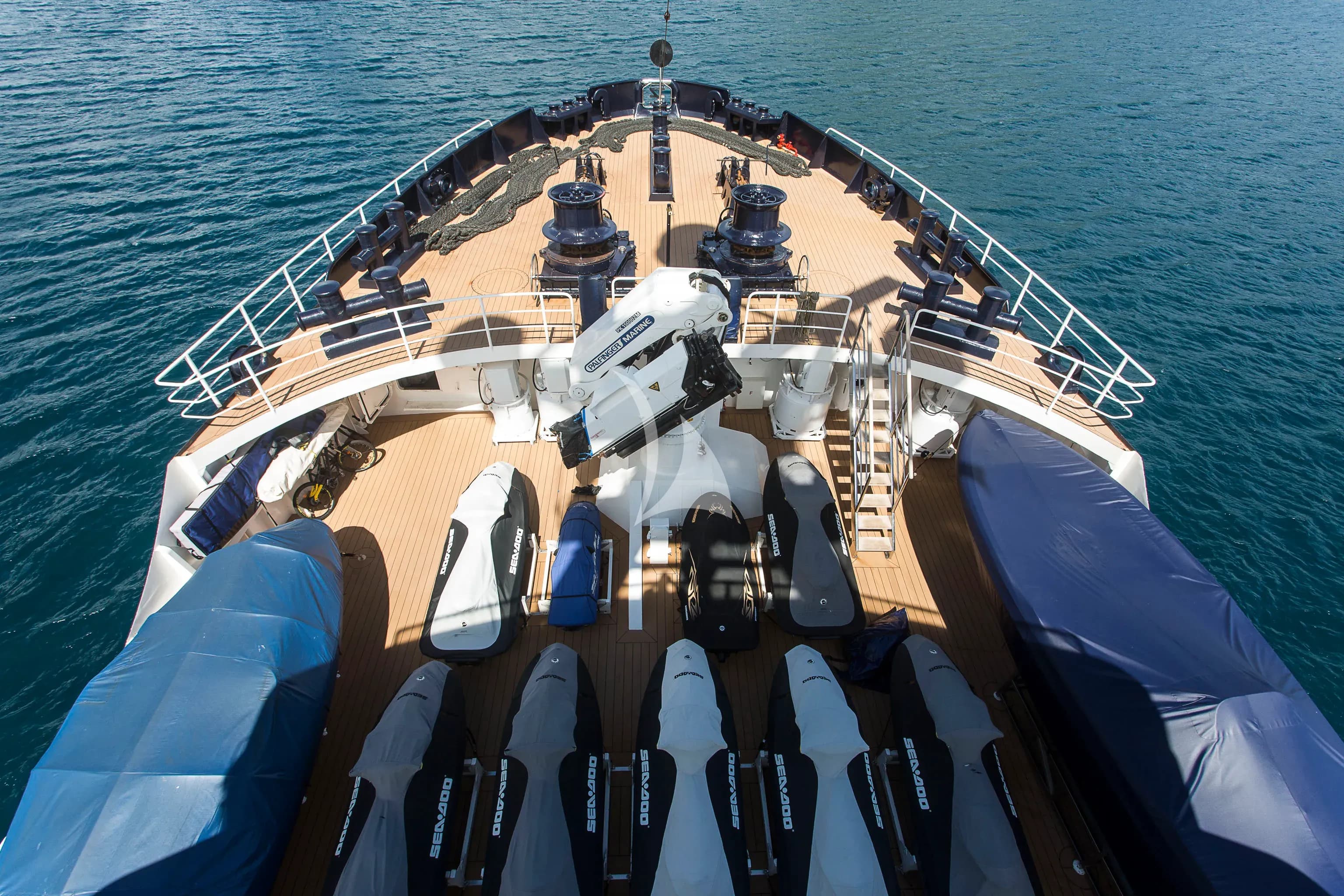 ARCTIC – Exterior