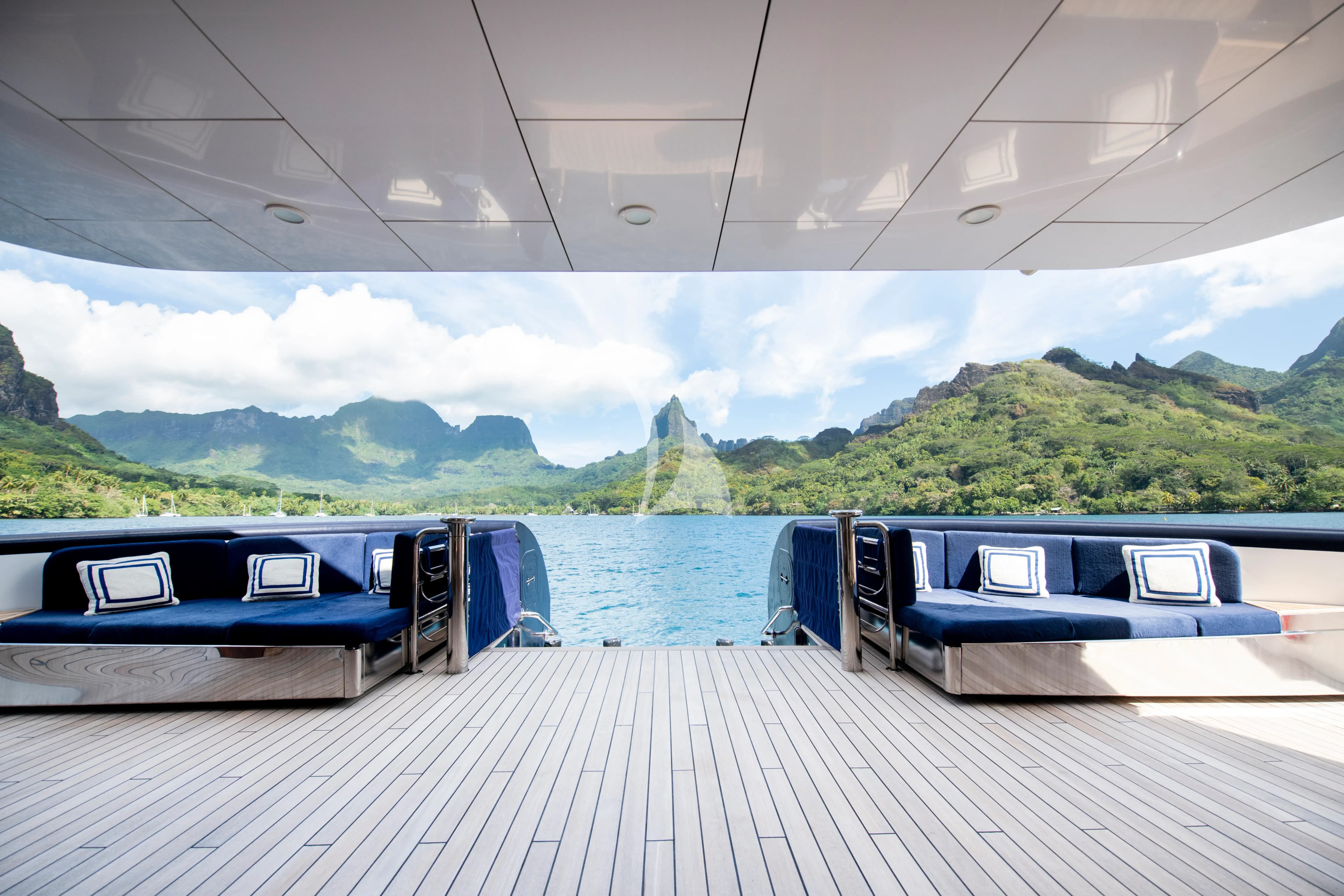 ARCTIC – Exterior