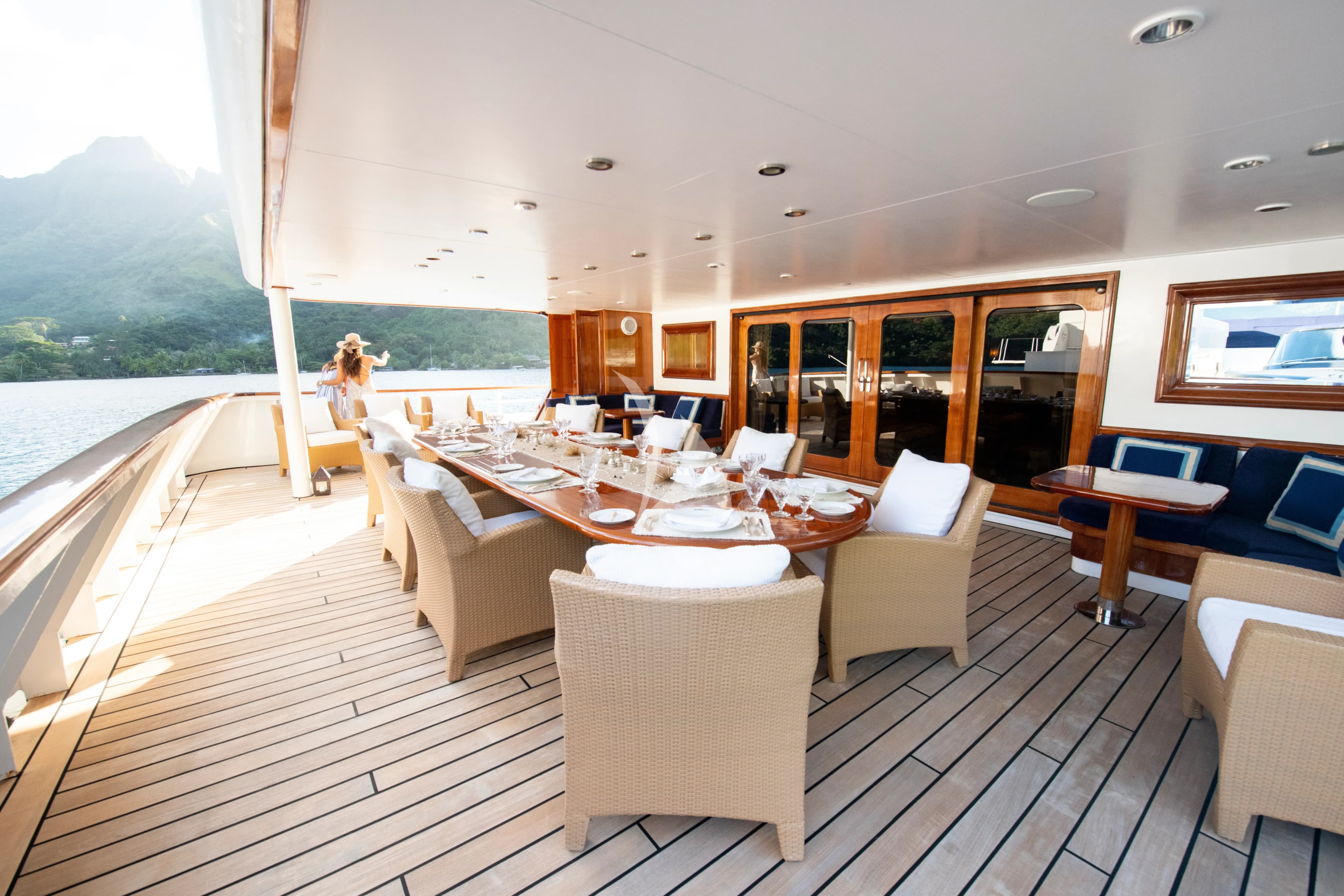 ARCTIC – Exterior
