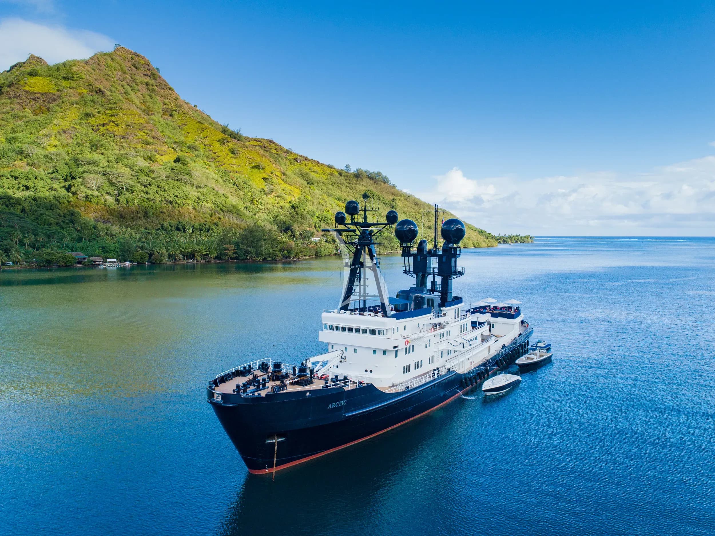 ARCTIC – Exterior
