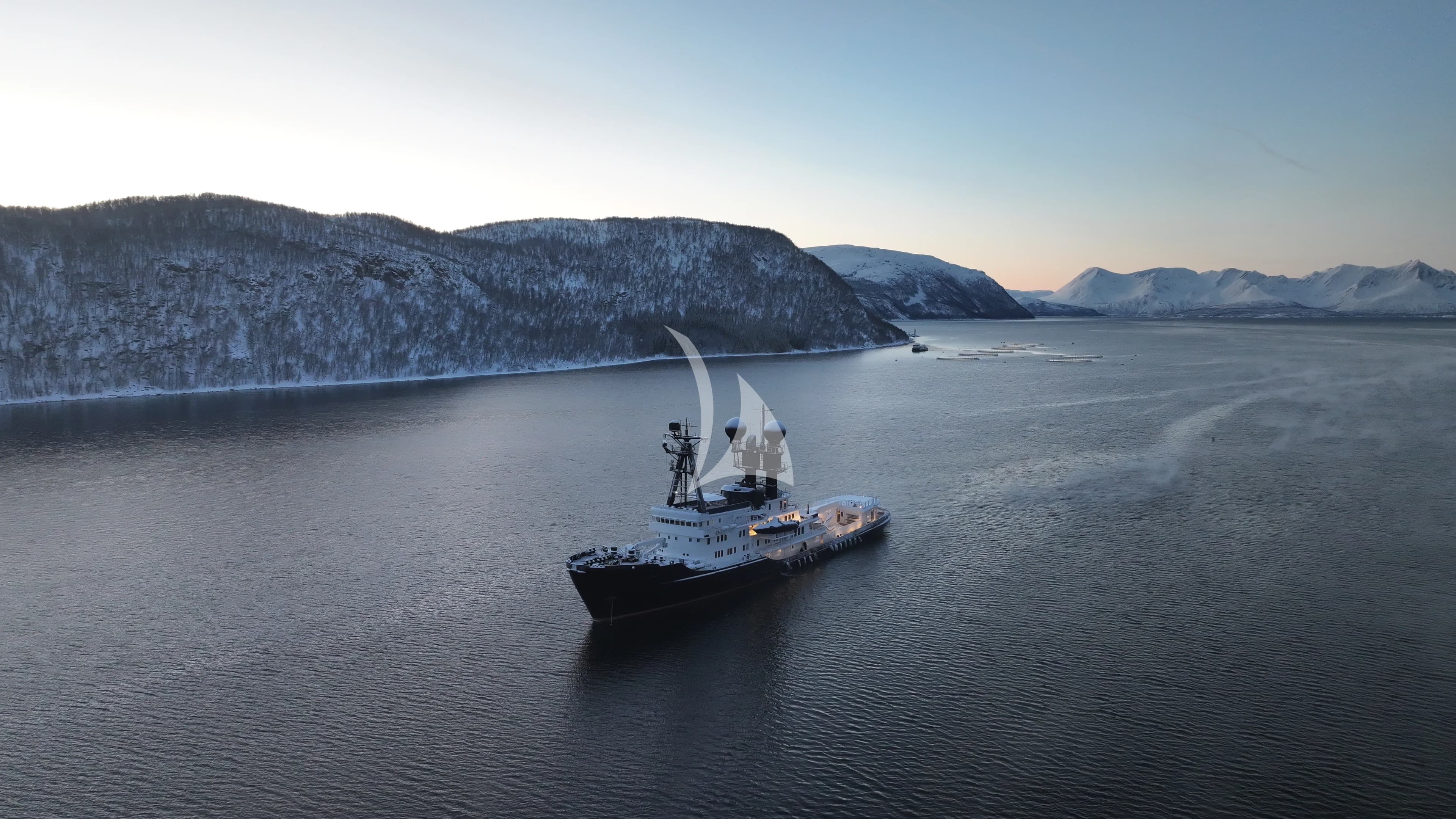 ARCTIC – Exterior