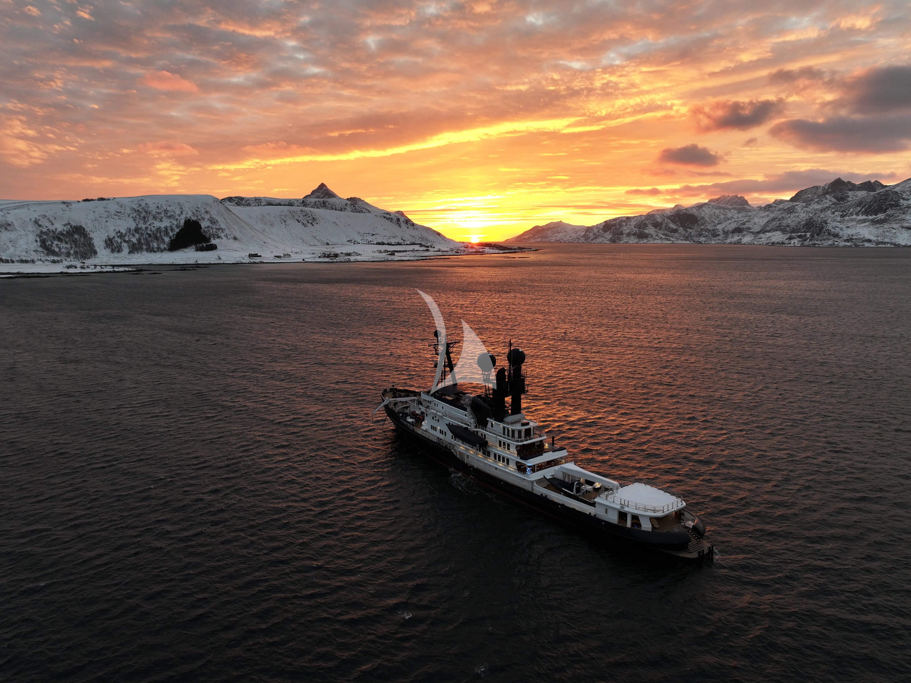 ARCTIC – Exterior