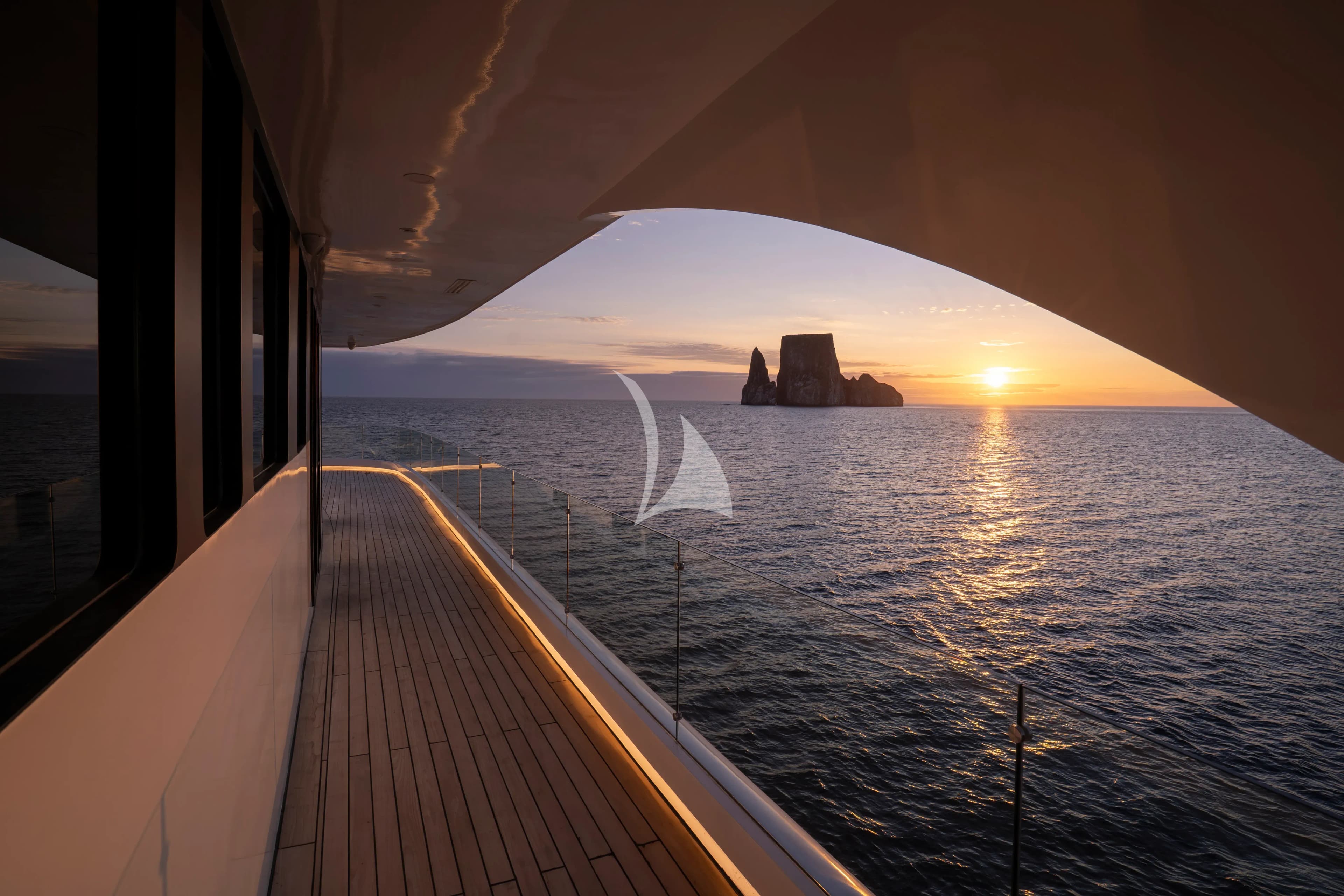 HERMES – Exterior