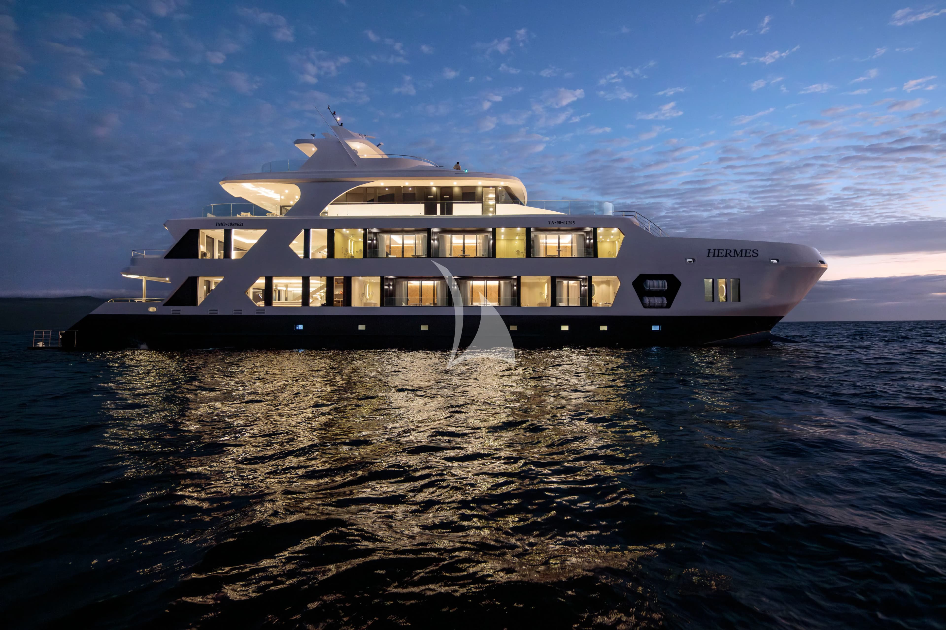 HERMES – Exterior