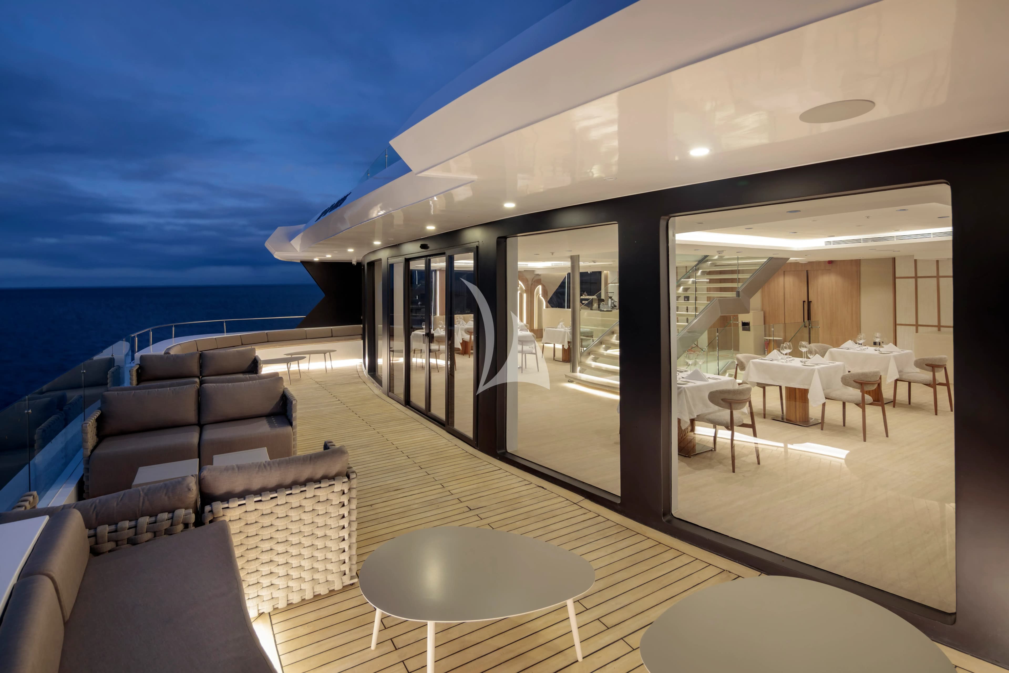 HERMES – Exterior