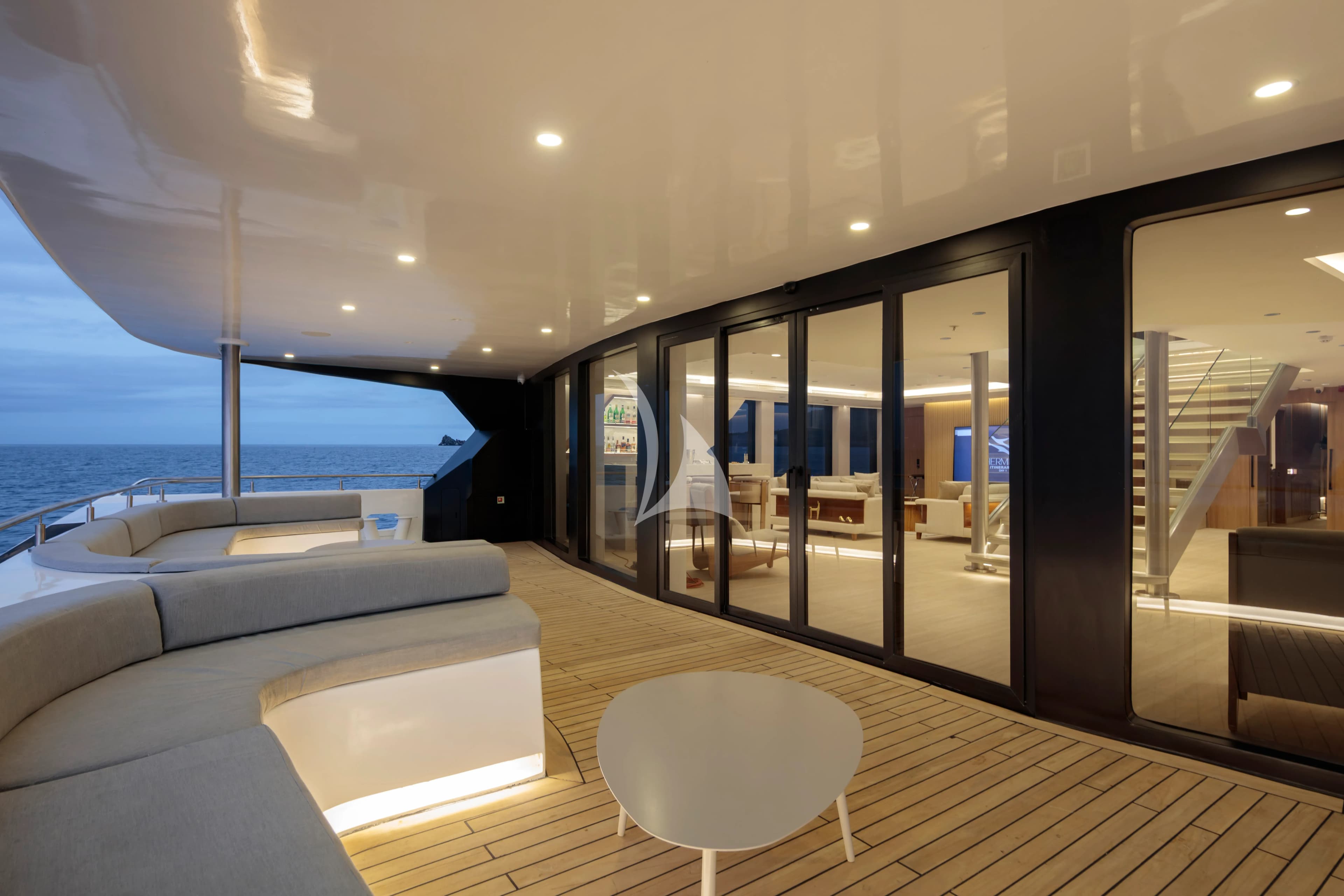 HERMES – Exterior