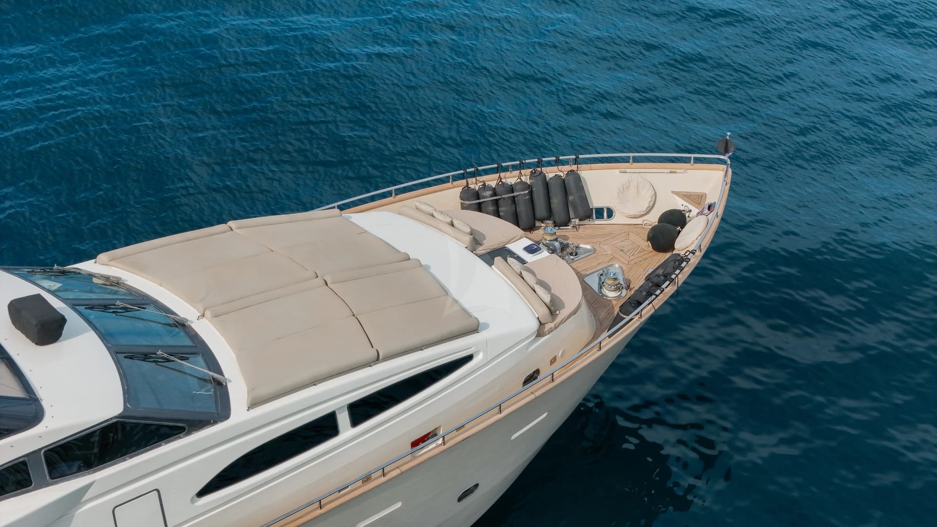 ACCAMA DELTA – Exterior