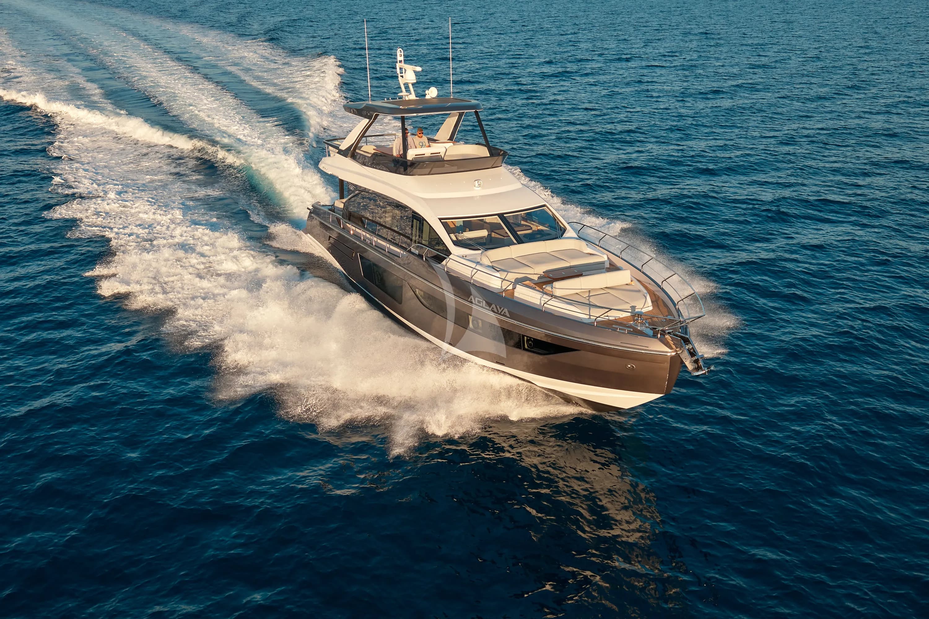 AGLAYA – Azimut