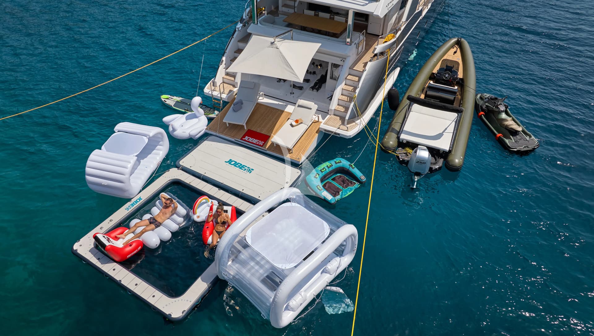 ALUMINIA TOO – Exterior