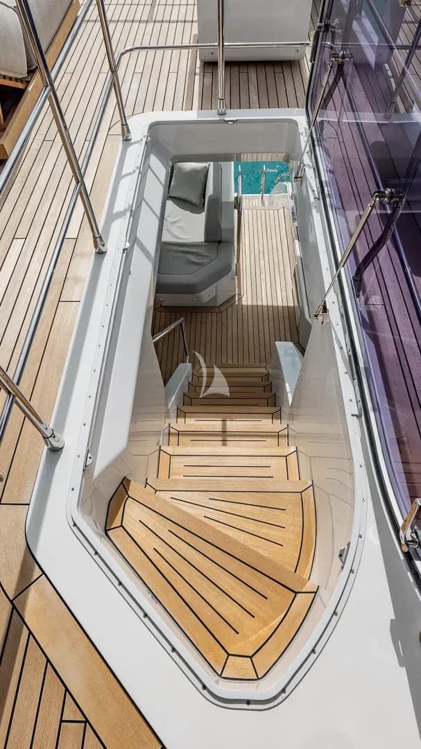 PIER PRESSURE – Exterior