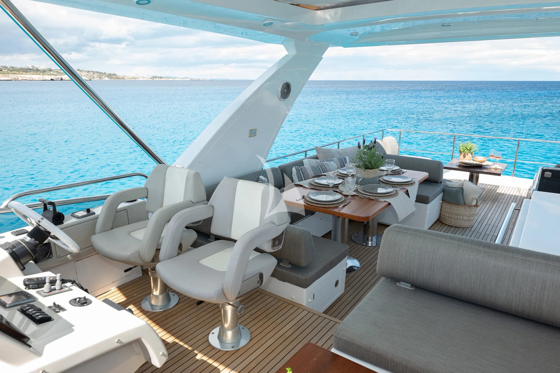 SEA YA – Exterior