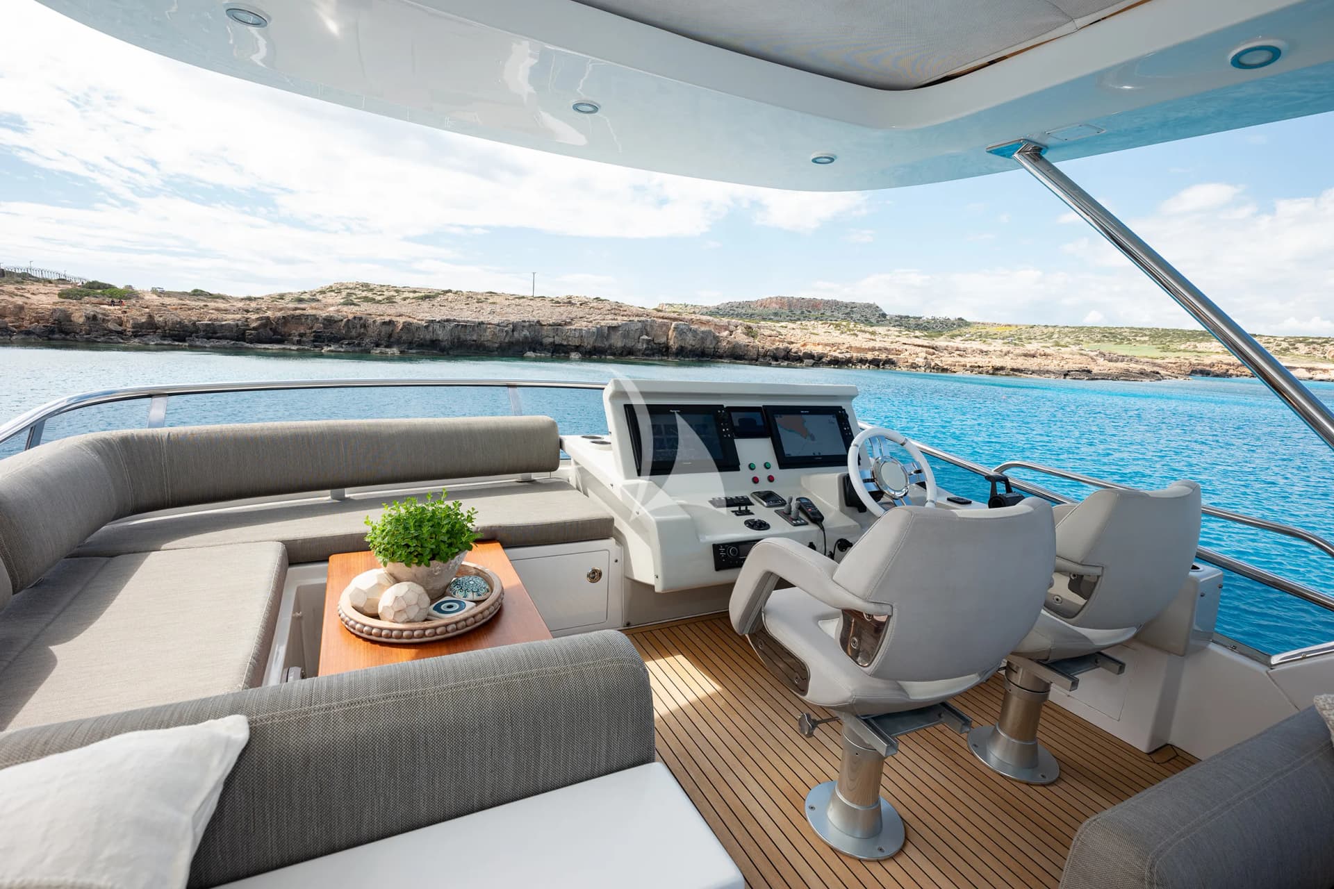 SEA YA – Exterior
