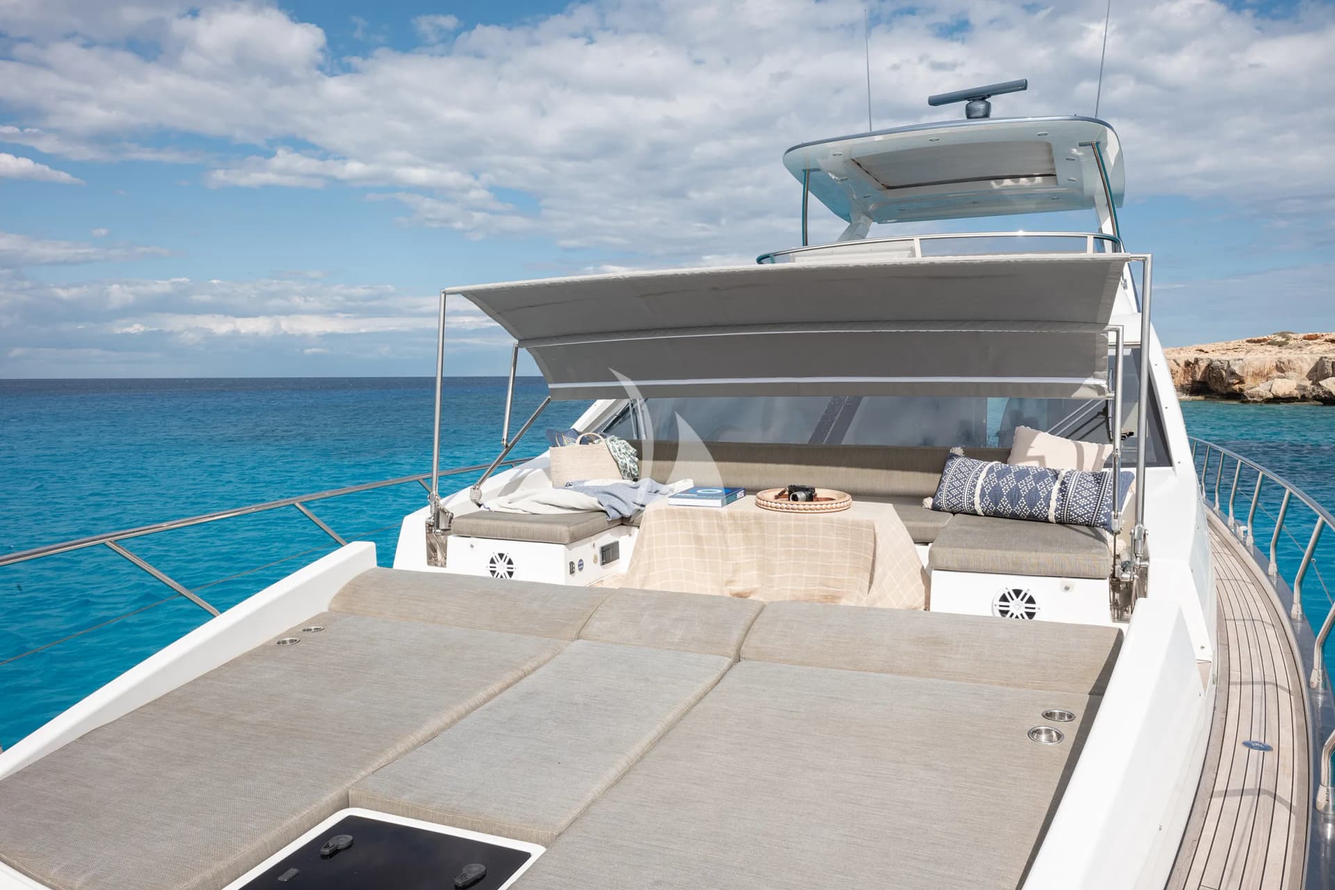 SEA YA – Exterior