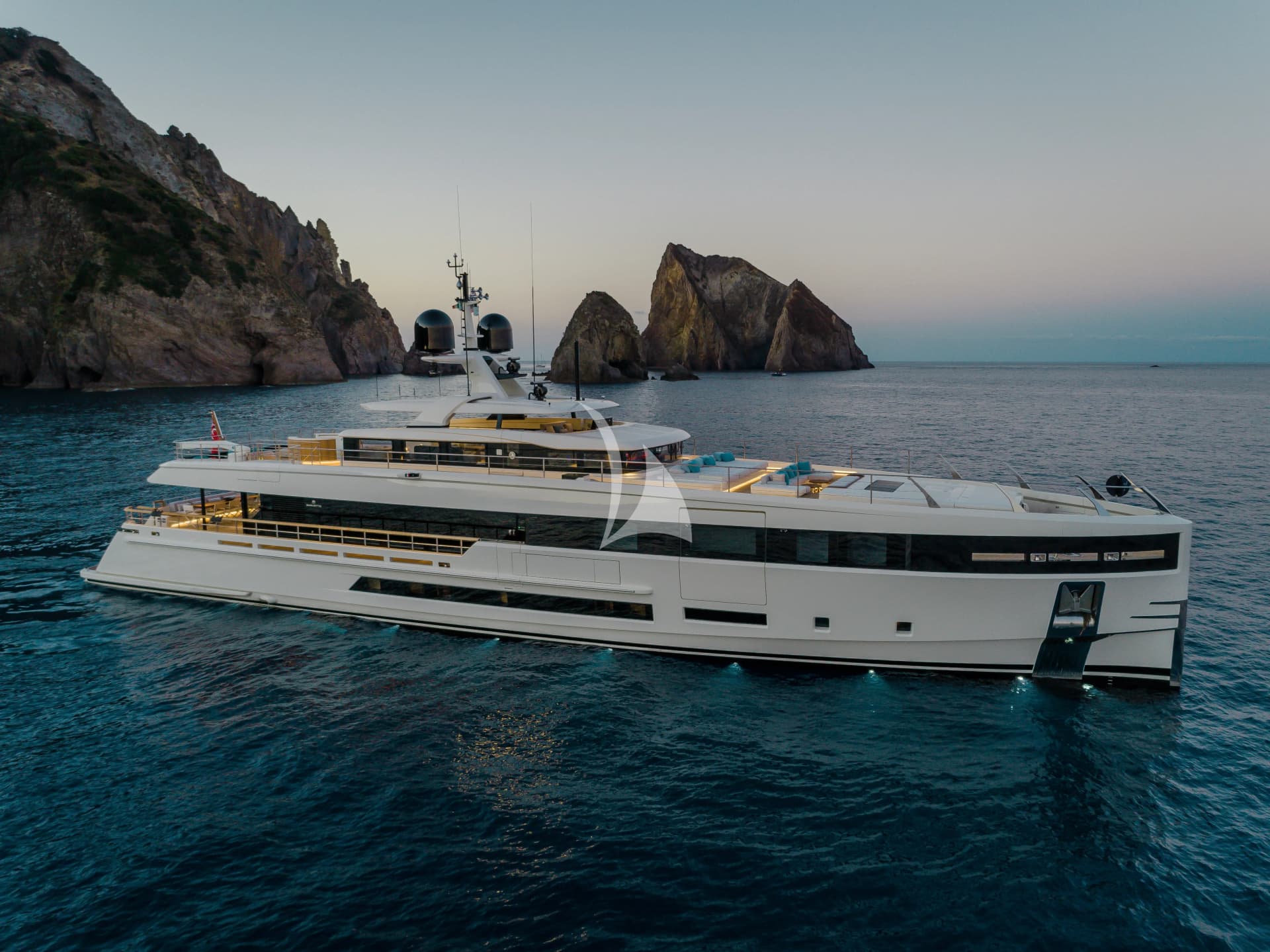 KATANA X – Exterior