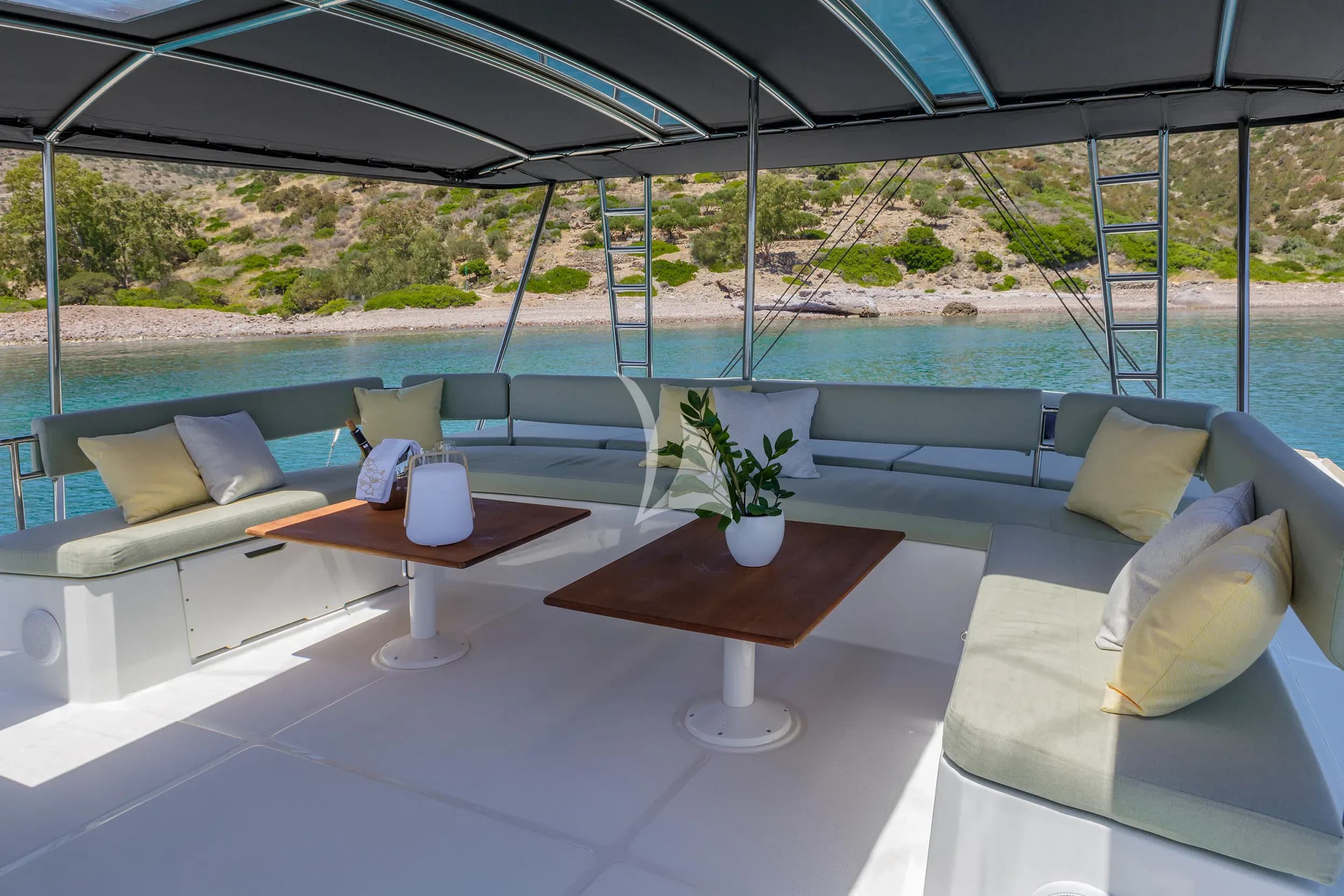 LIBRA – Exterior