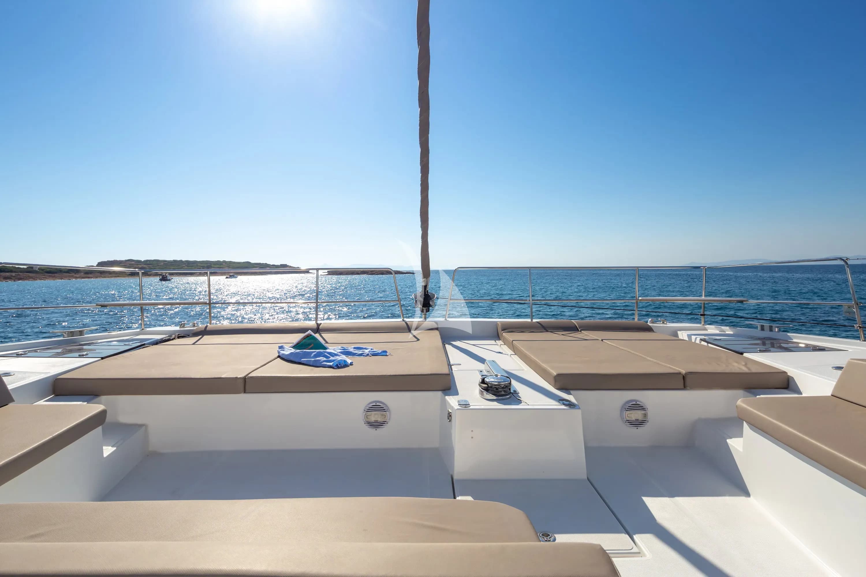 LICENSE TO CHILL – Exterior
