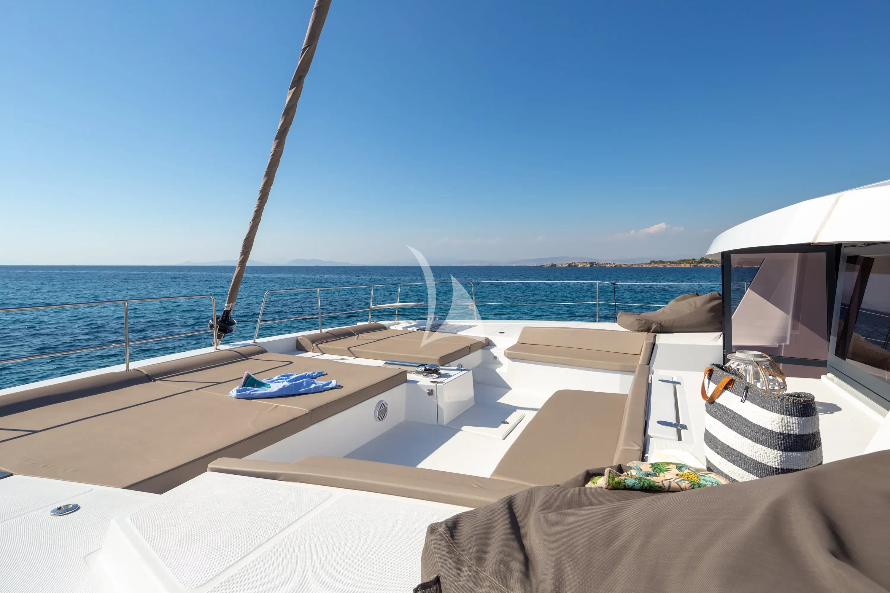 LICENSE TO CHILL – Exterior