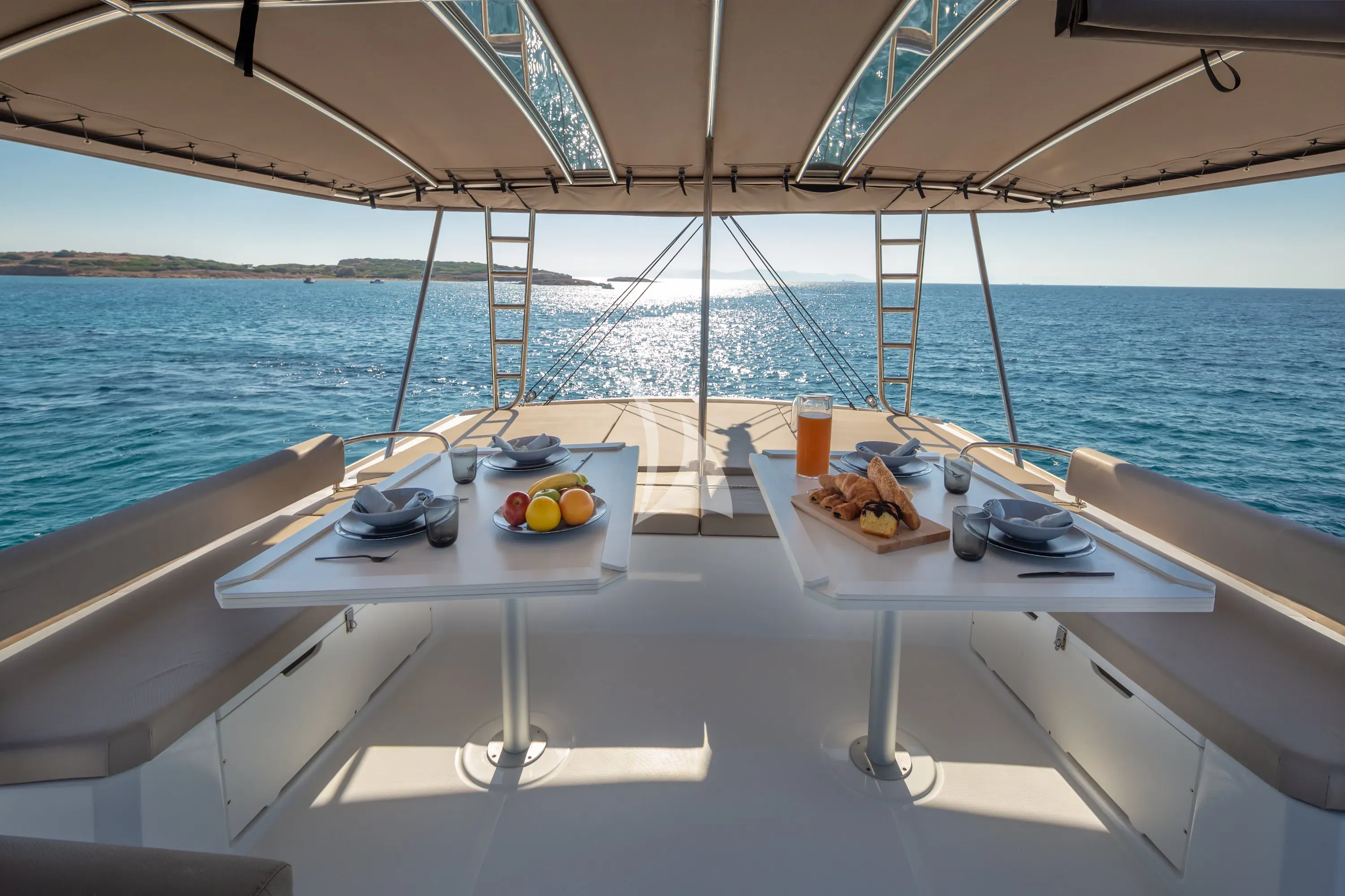 LICENSE TO CHILL – Exterior