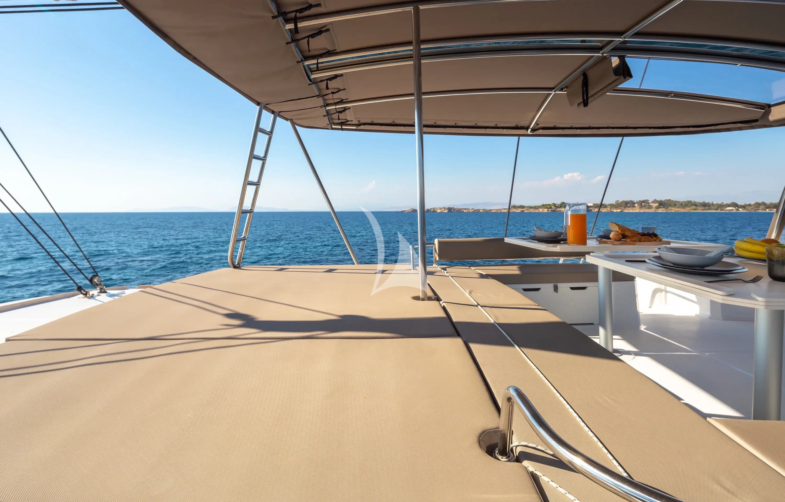 LICENSE TO CHILL – Exterior