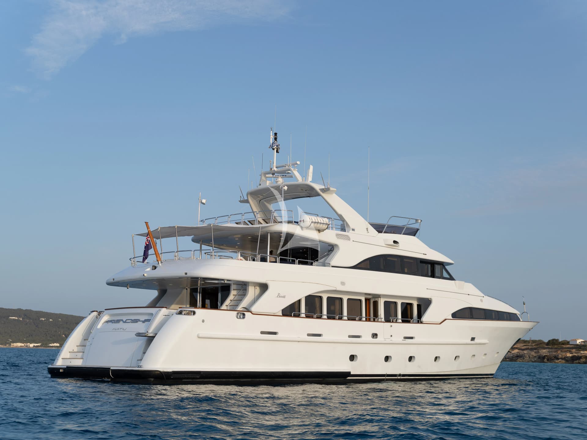 FRIENDSHIP – Exterior