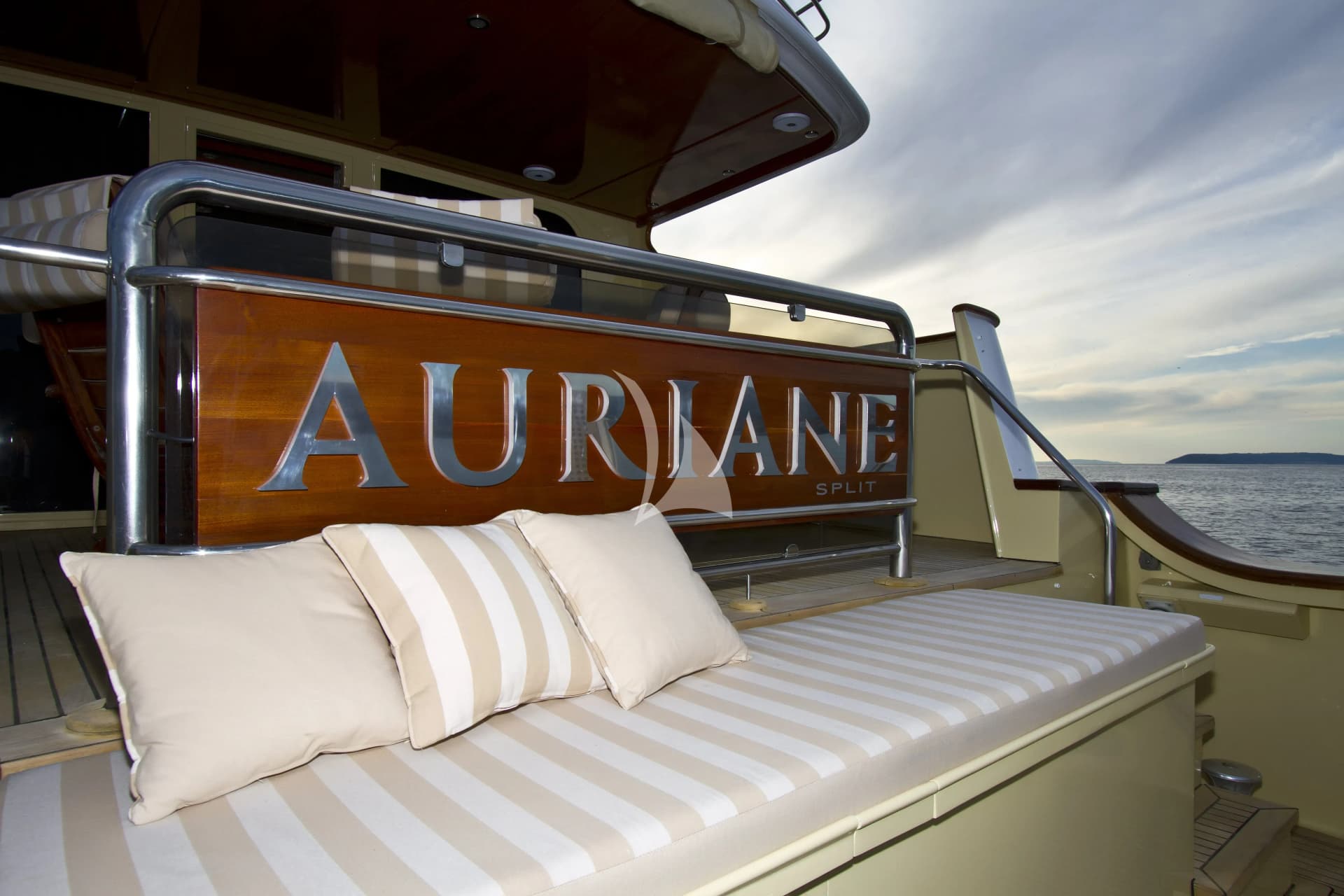 AURIANE – Exterior