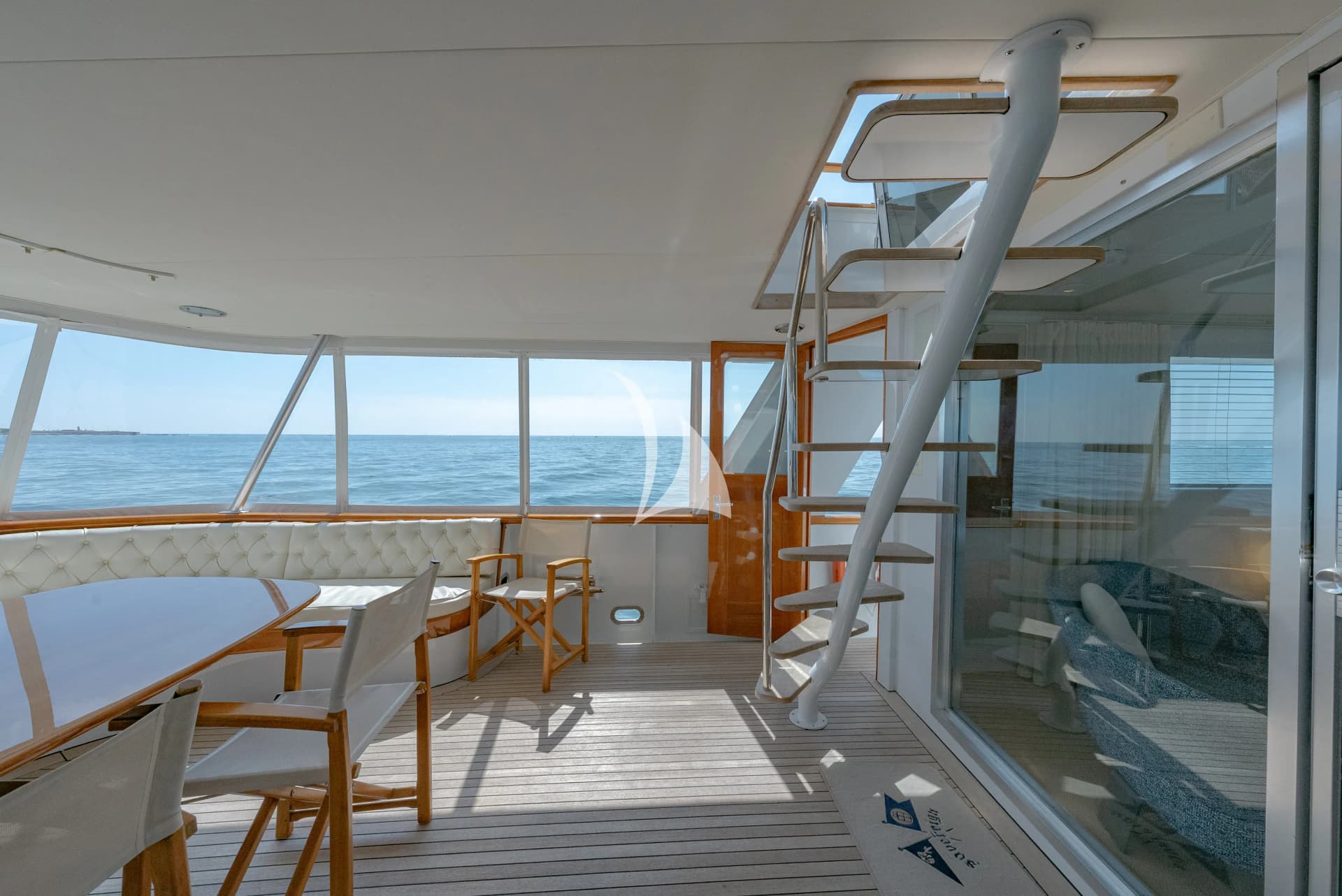 SOVEREIGN – Exterior