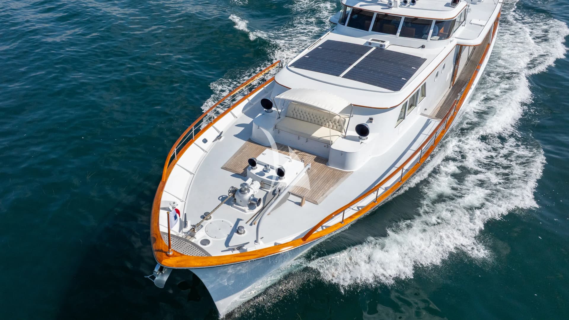 SOVEREIGN – Exterior