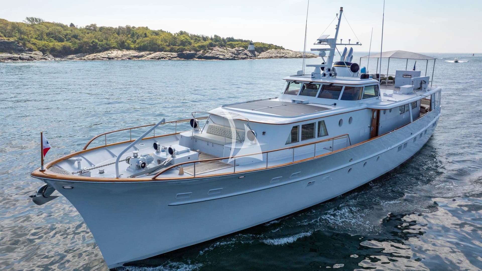 SOVEREIGN – Exterior