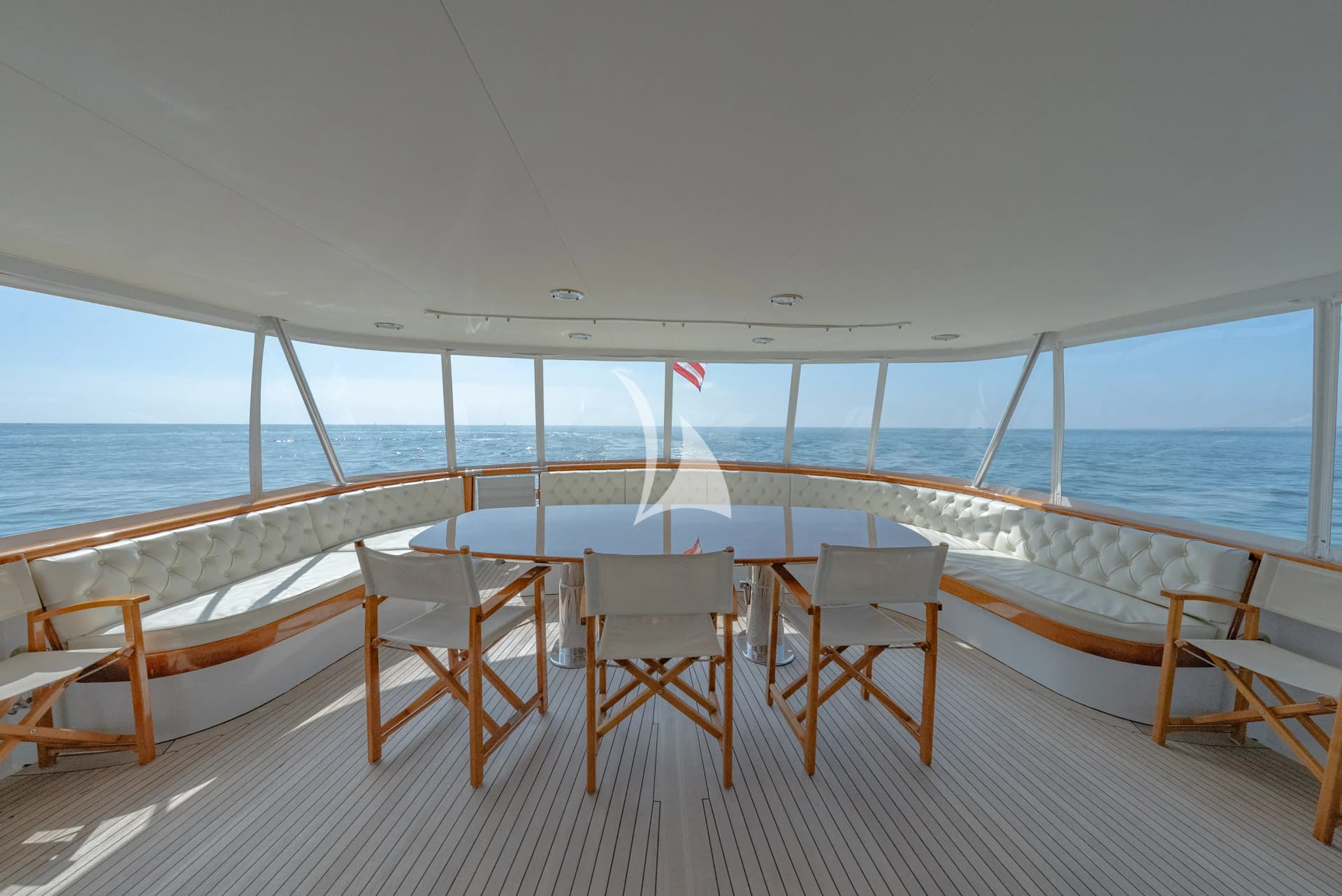 SOVEREIGN – Exterior