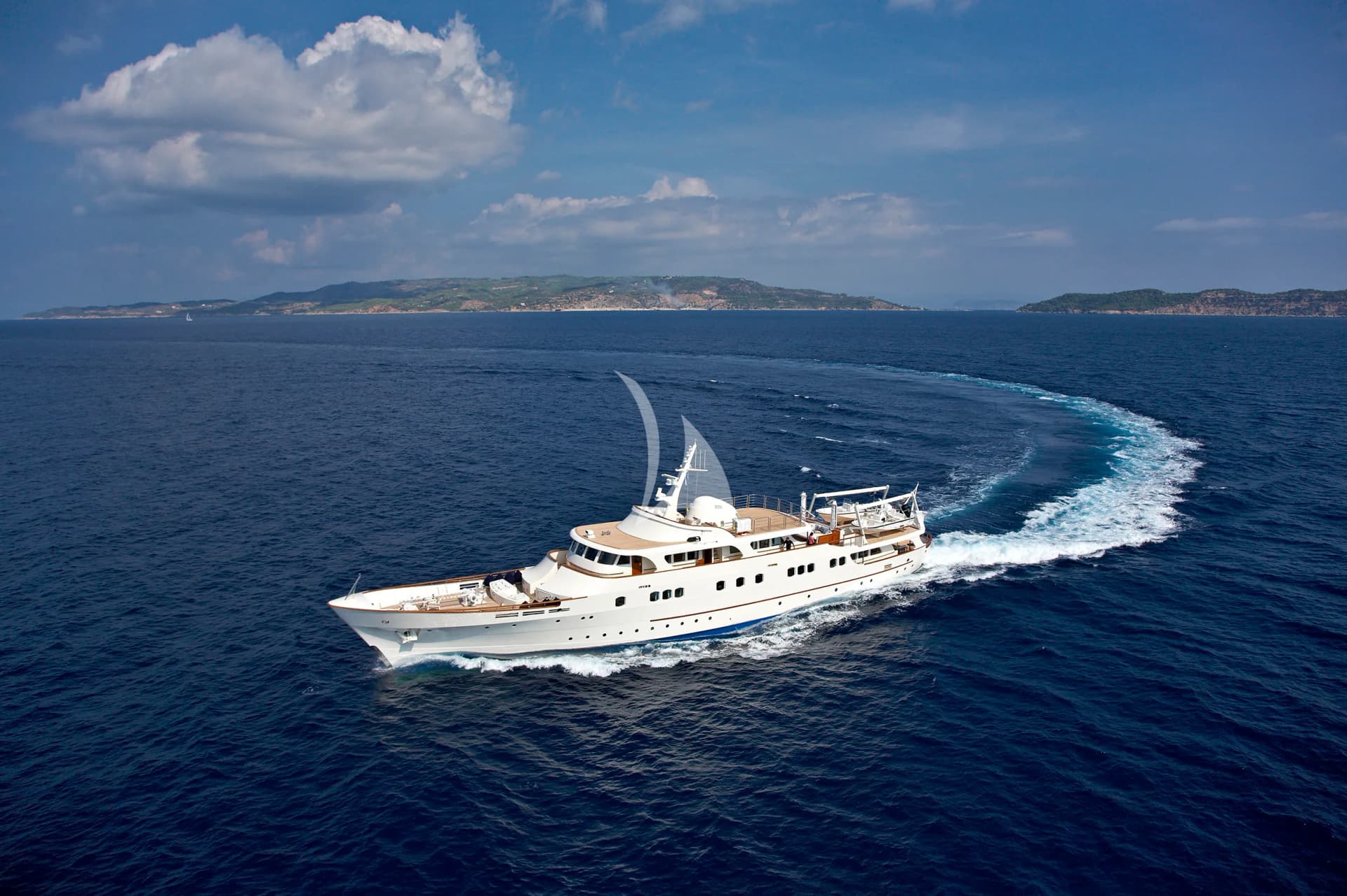 NORTHWIND II – Exterior