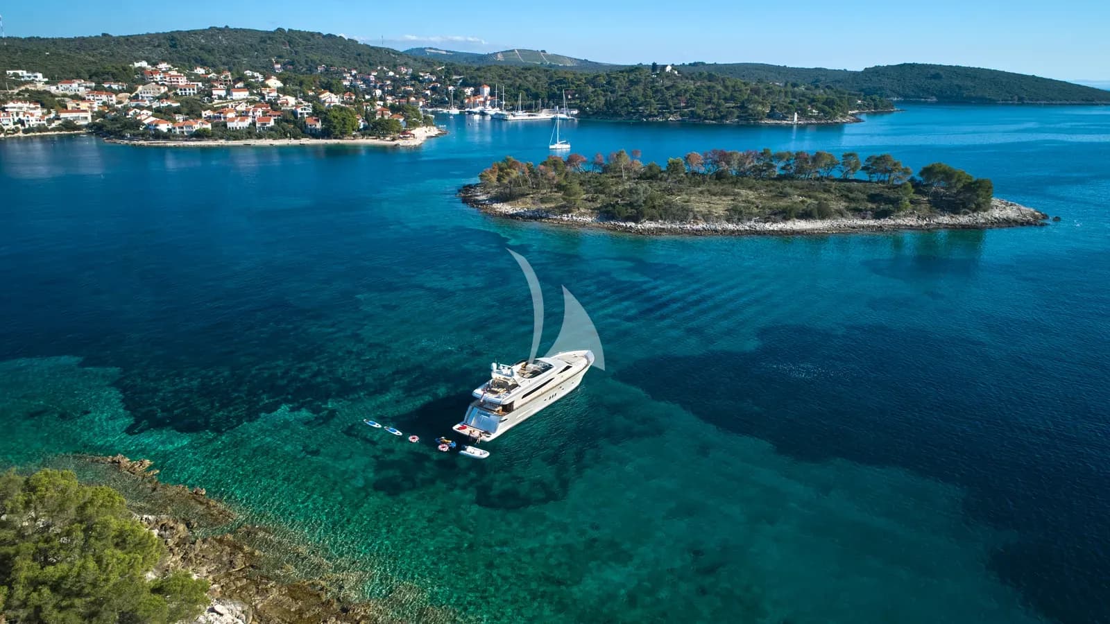 KARISMA – Exterior