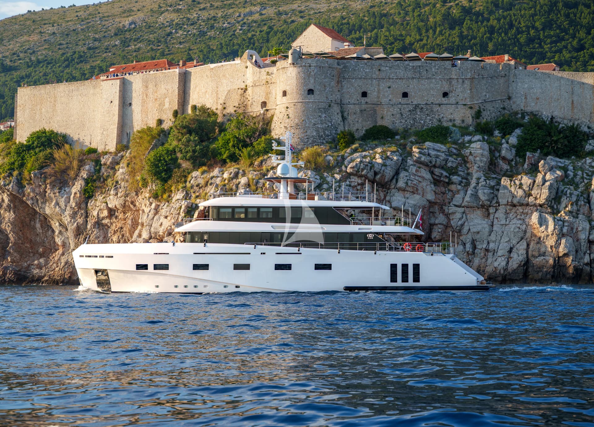 Renata – Exterior