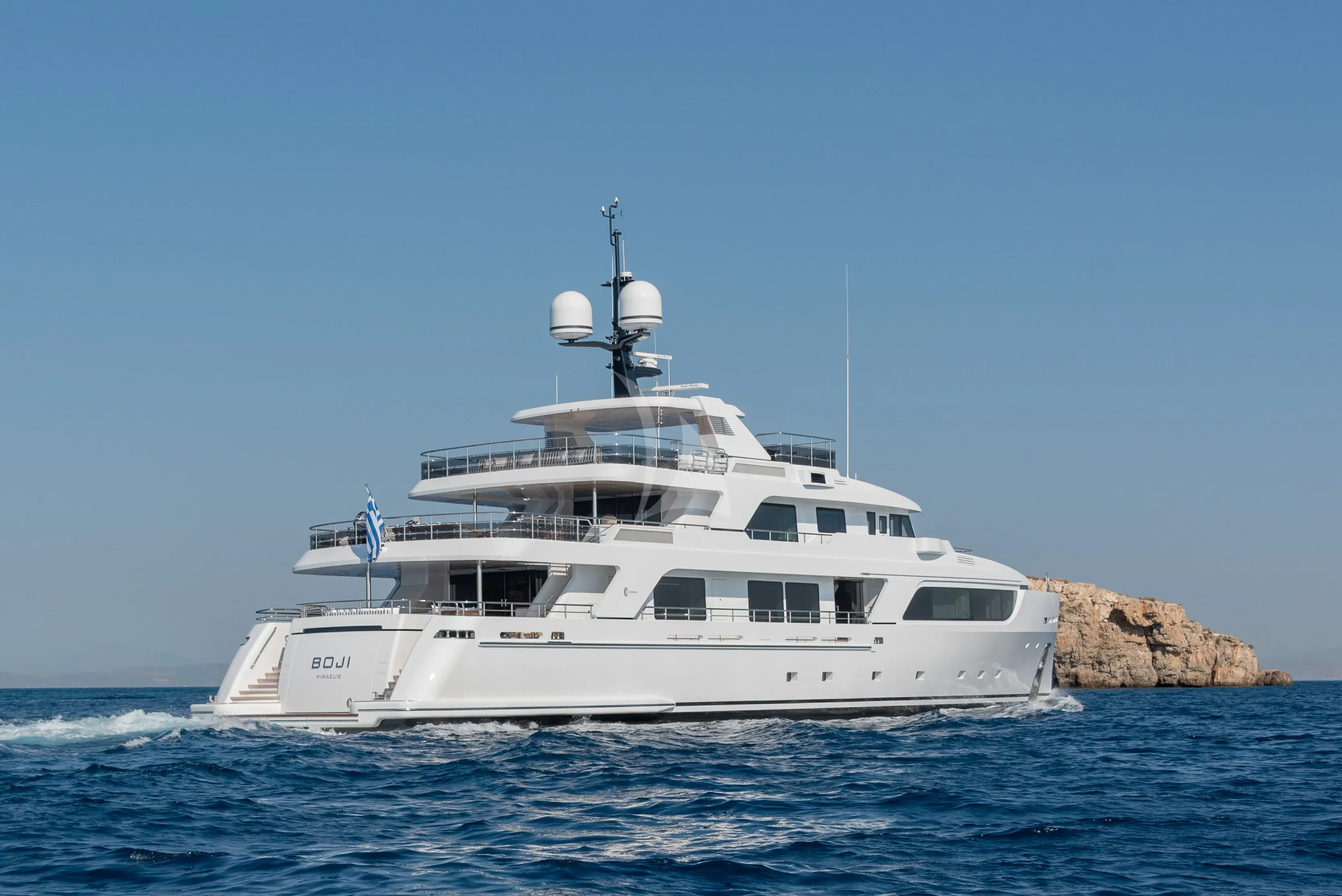 BOJI – Exterior