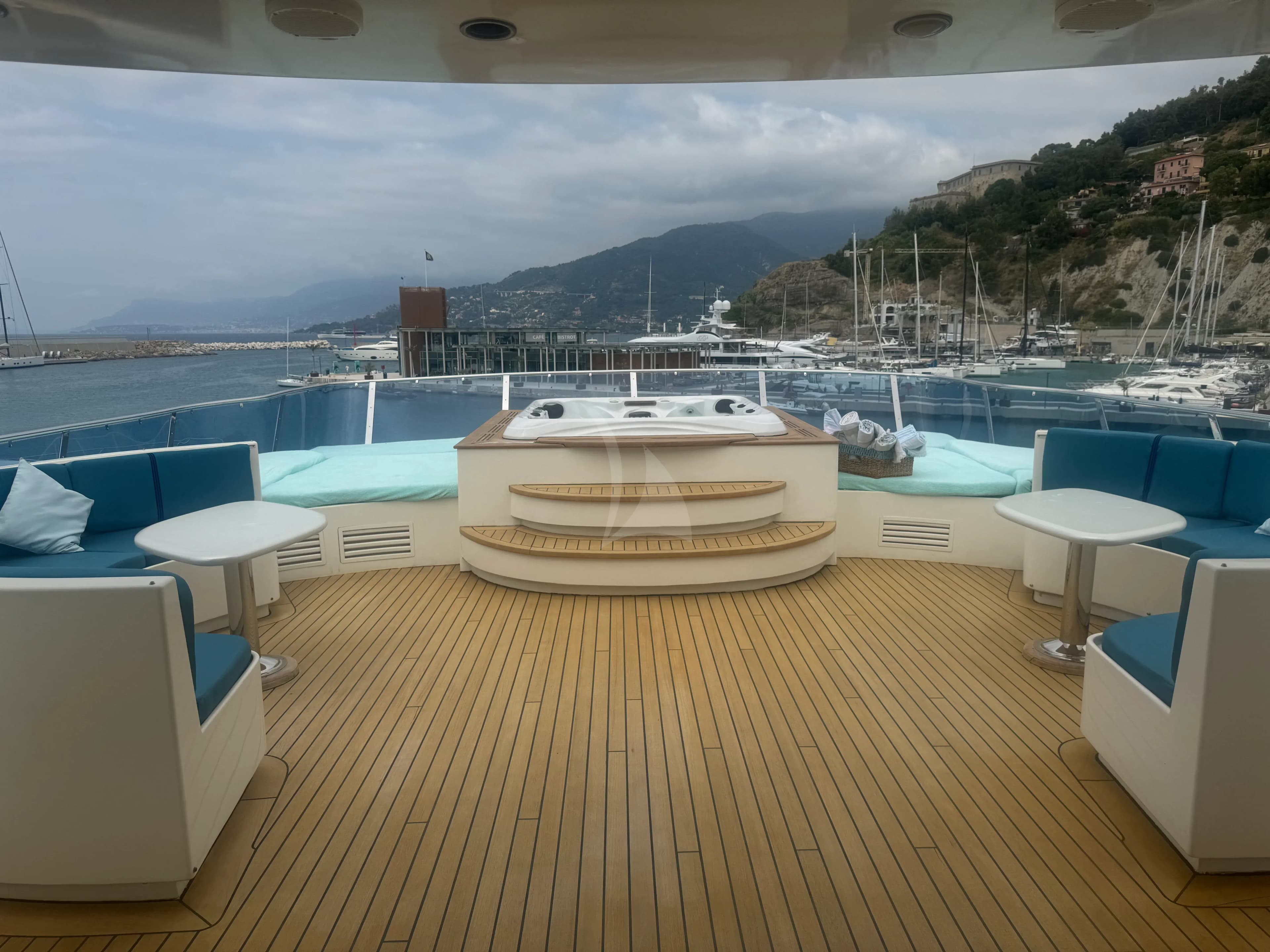 IRAMA – Exterior