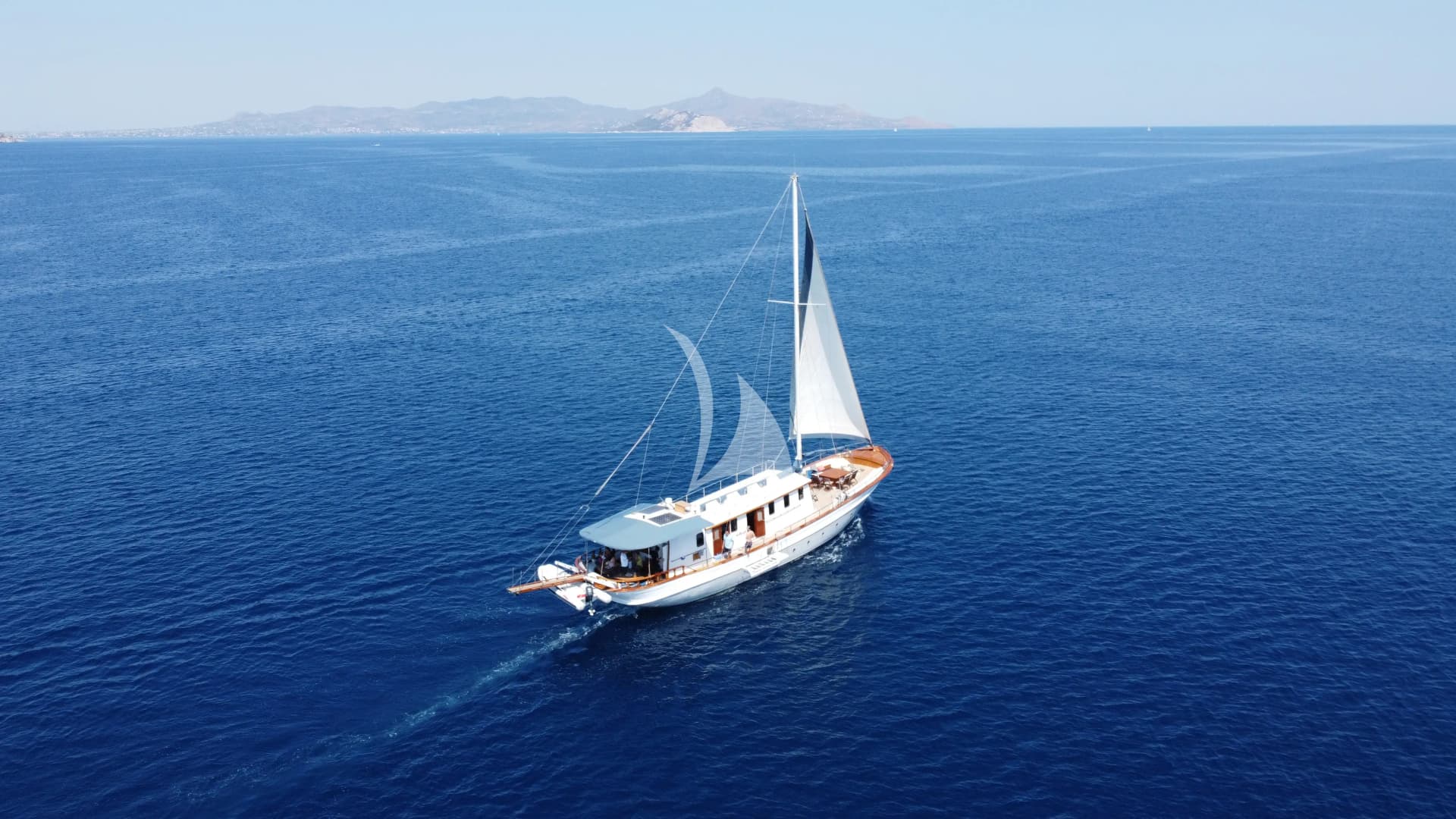 COSMOS – Exterior