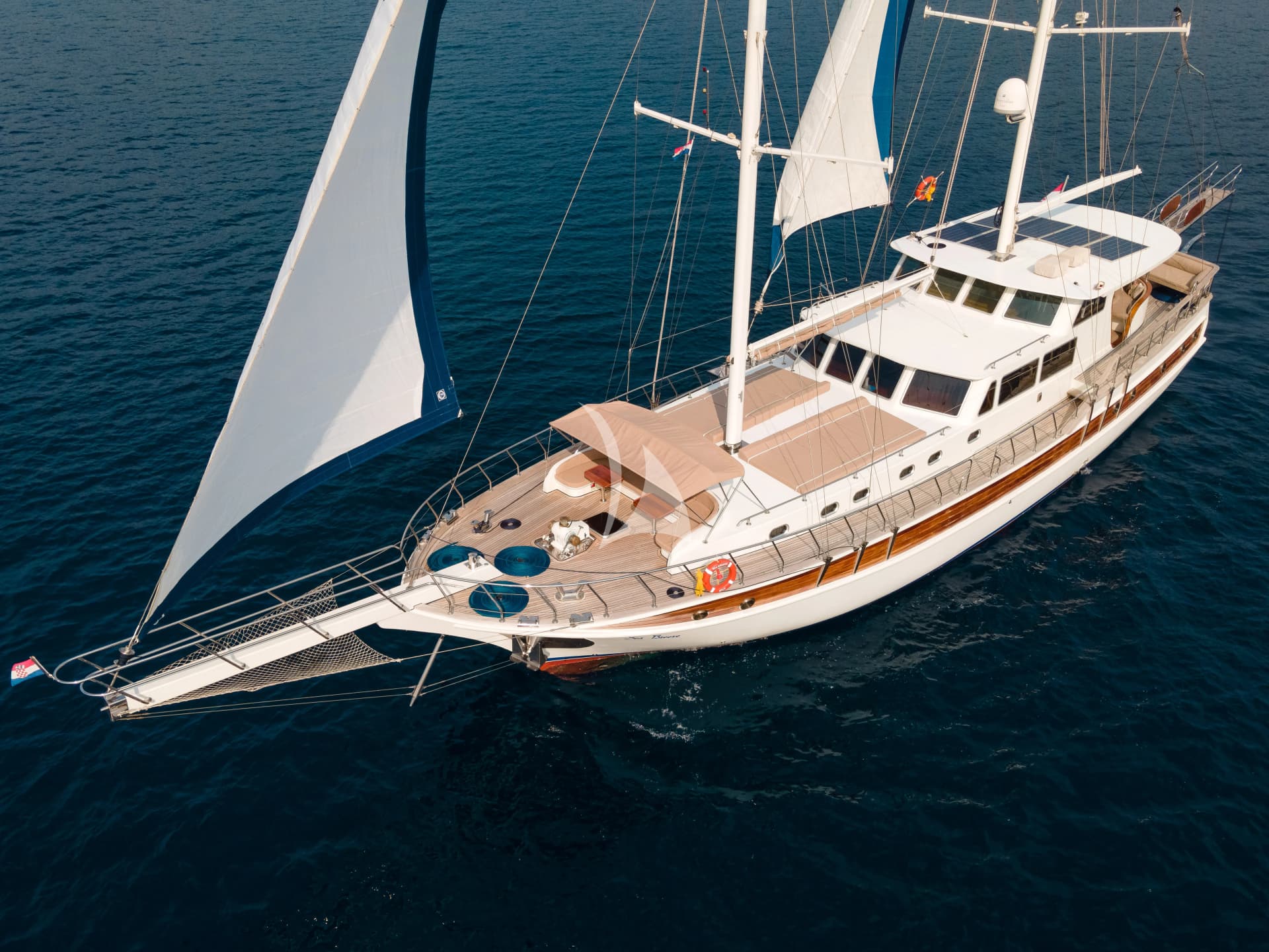 Sea Breeze – Exterior