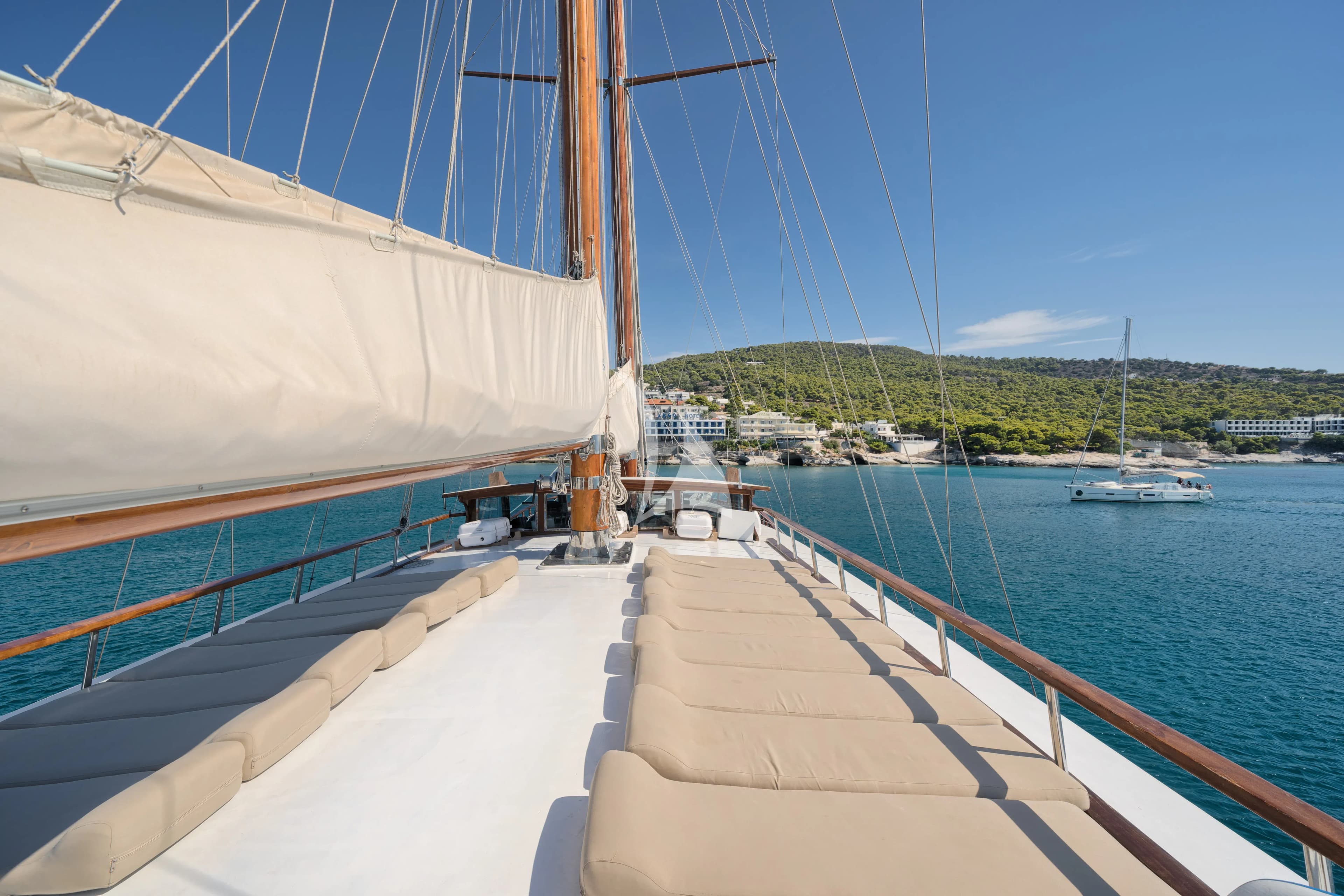 THALASSA – Exterior