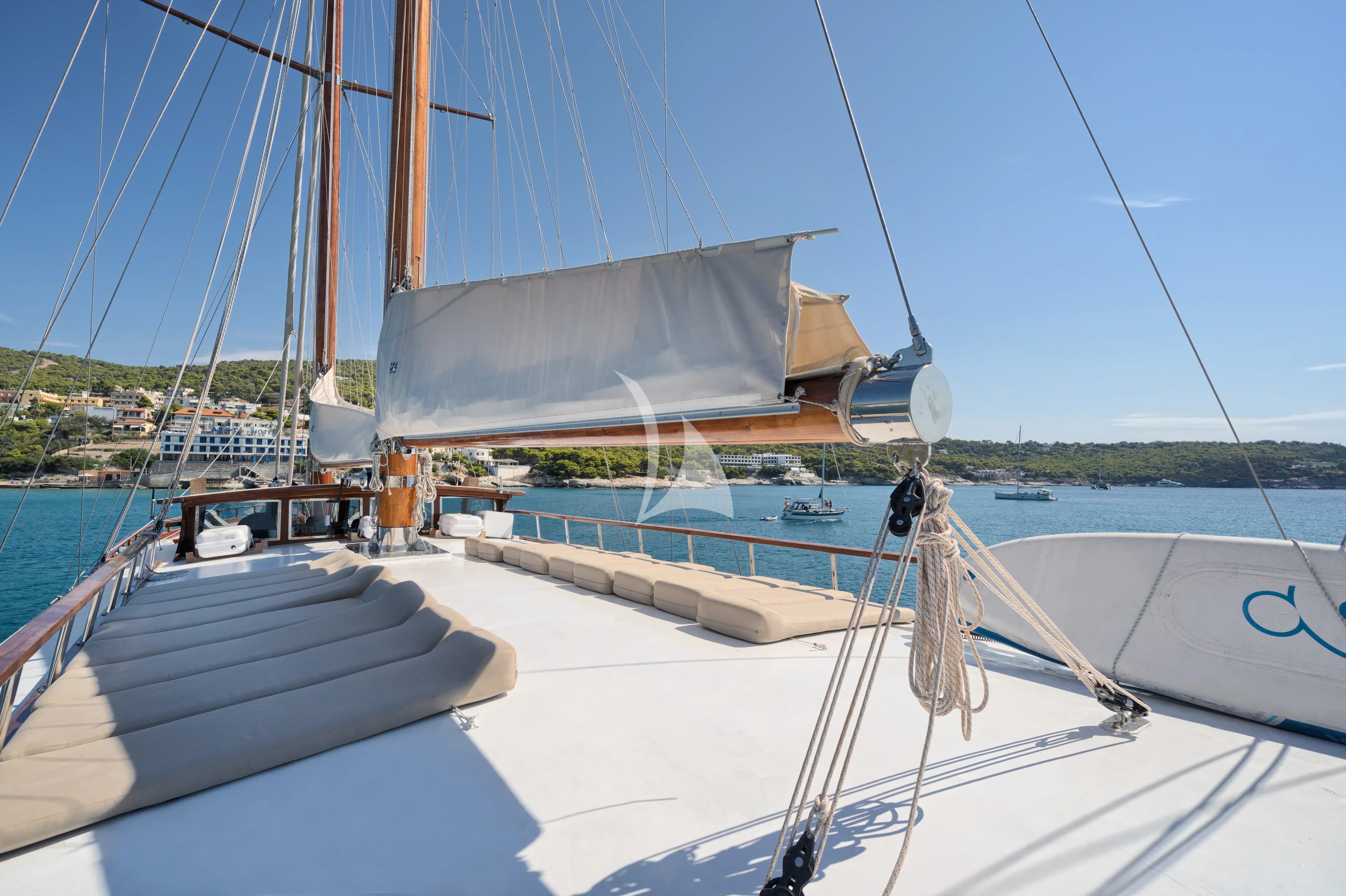 THALASSA – Exterior