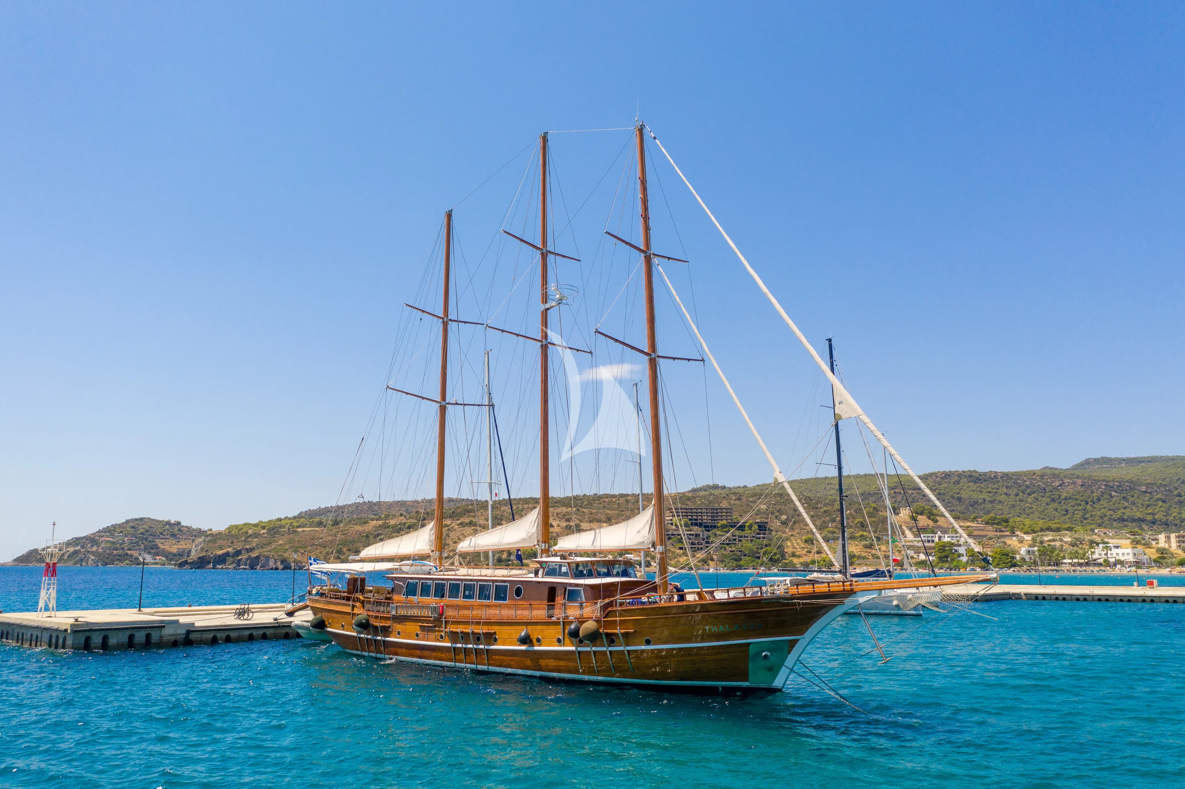 THALASSA – Exterior