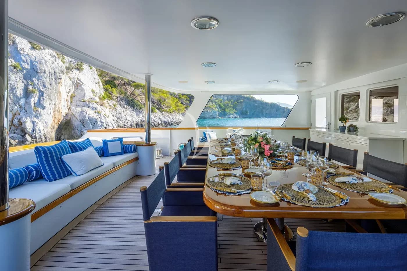 ITOTO – Exterior